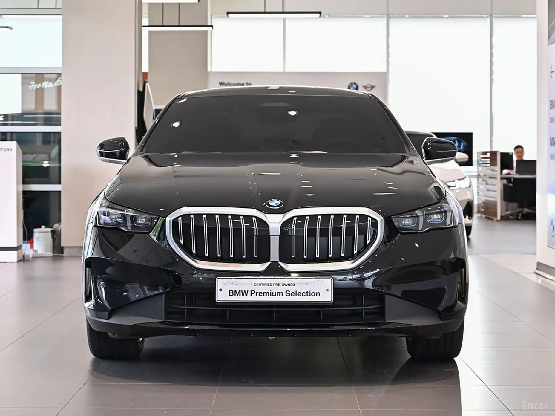 BMW 5 Series (G60) превью 2