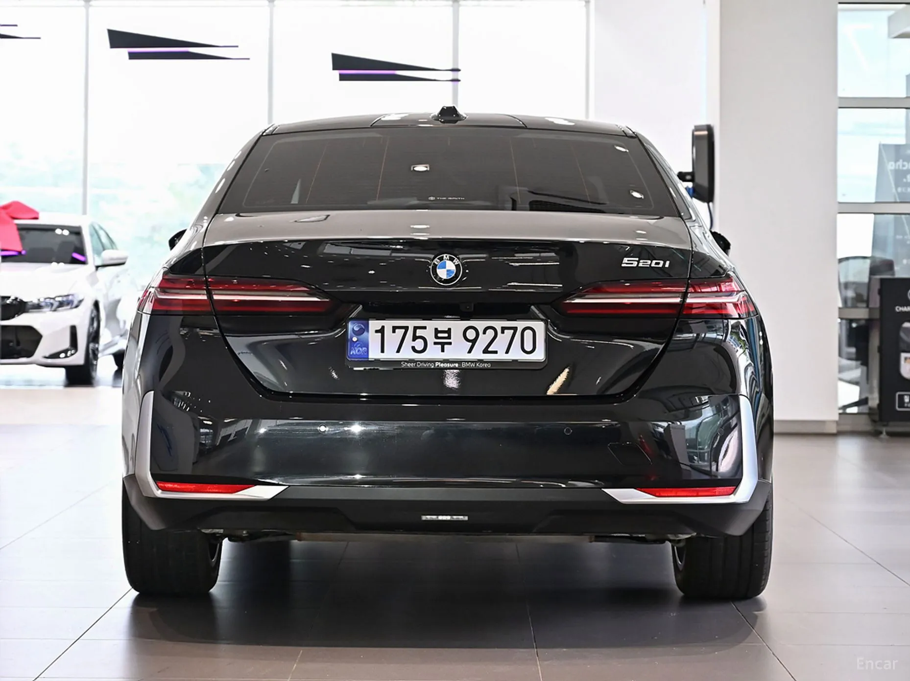 BMW 5 Series (G60) превью 3