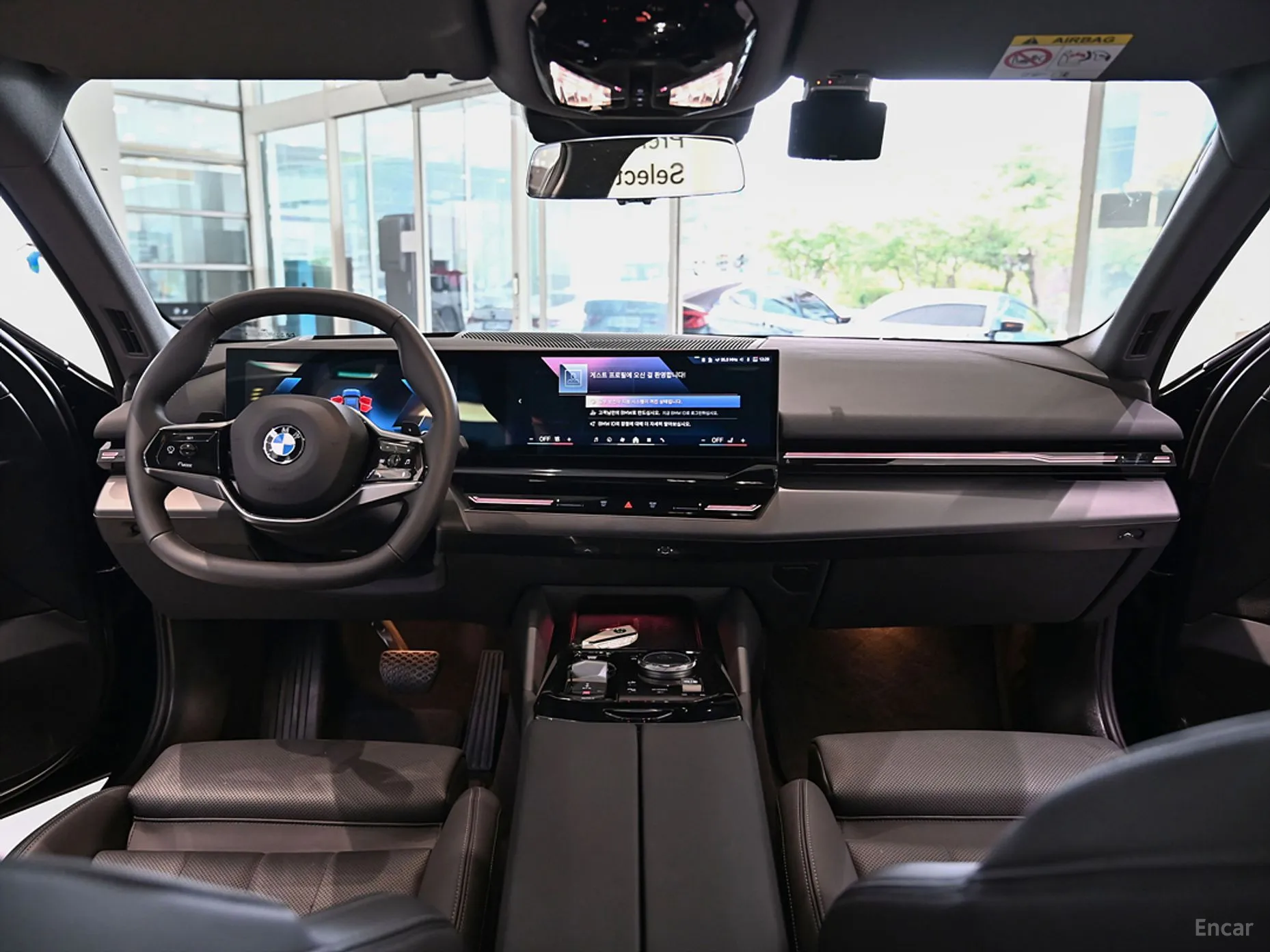 BMW 5 Series (G60) превью 4