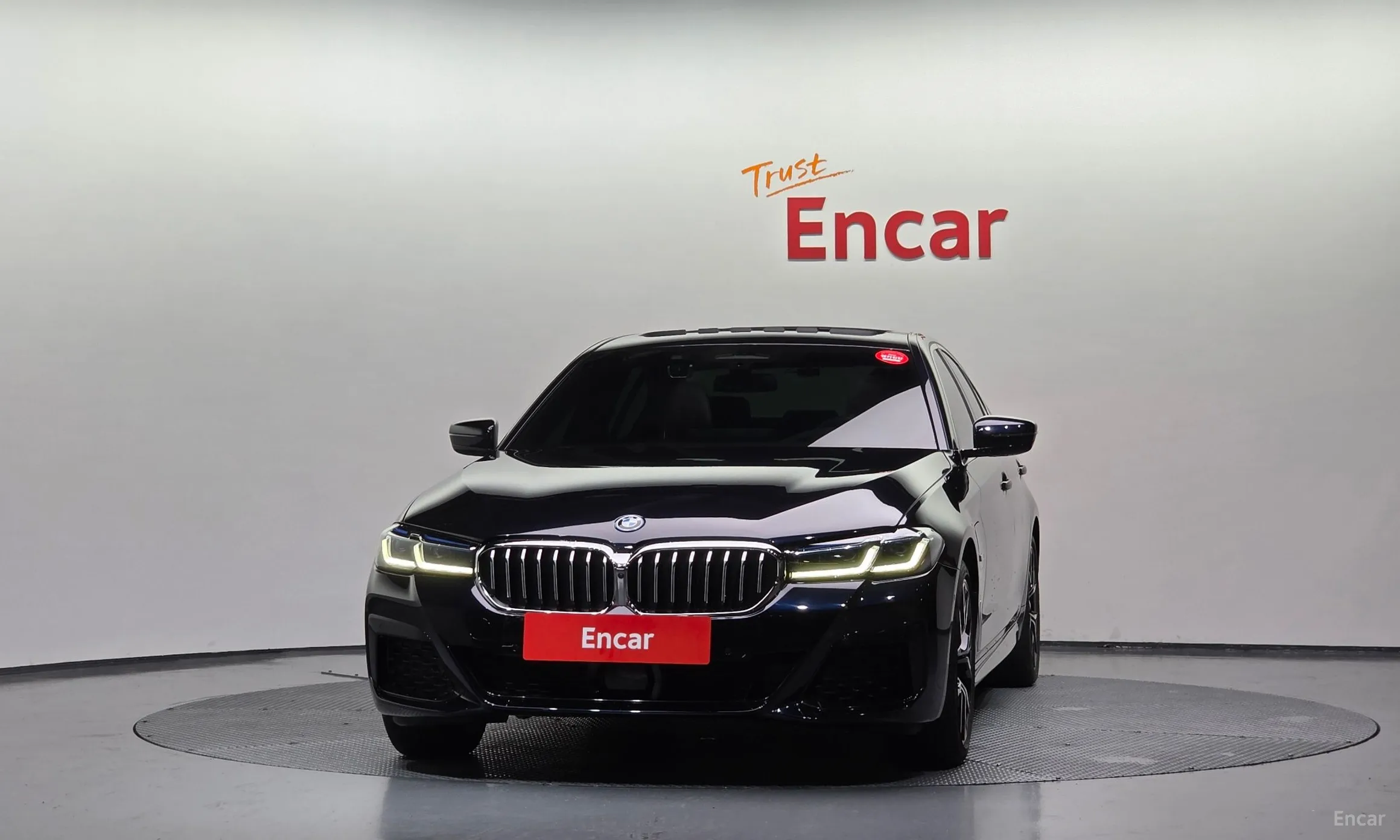 BMW 5 Series (G30) превью 2
