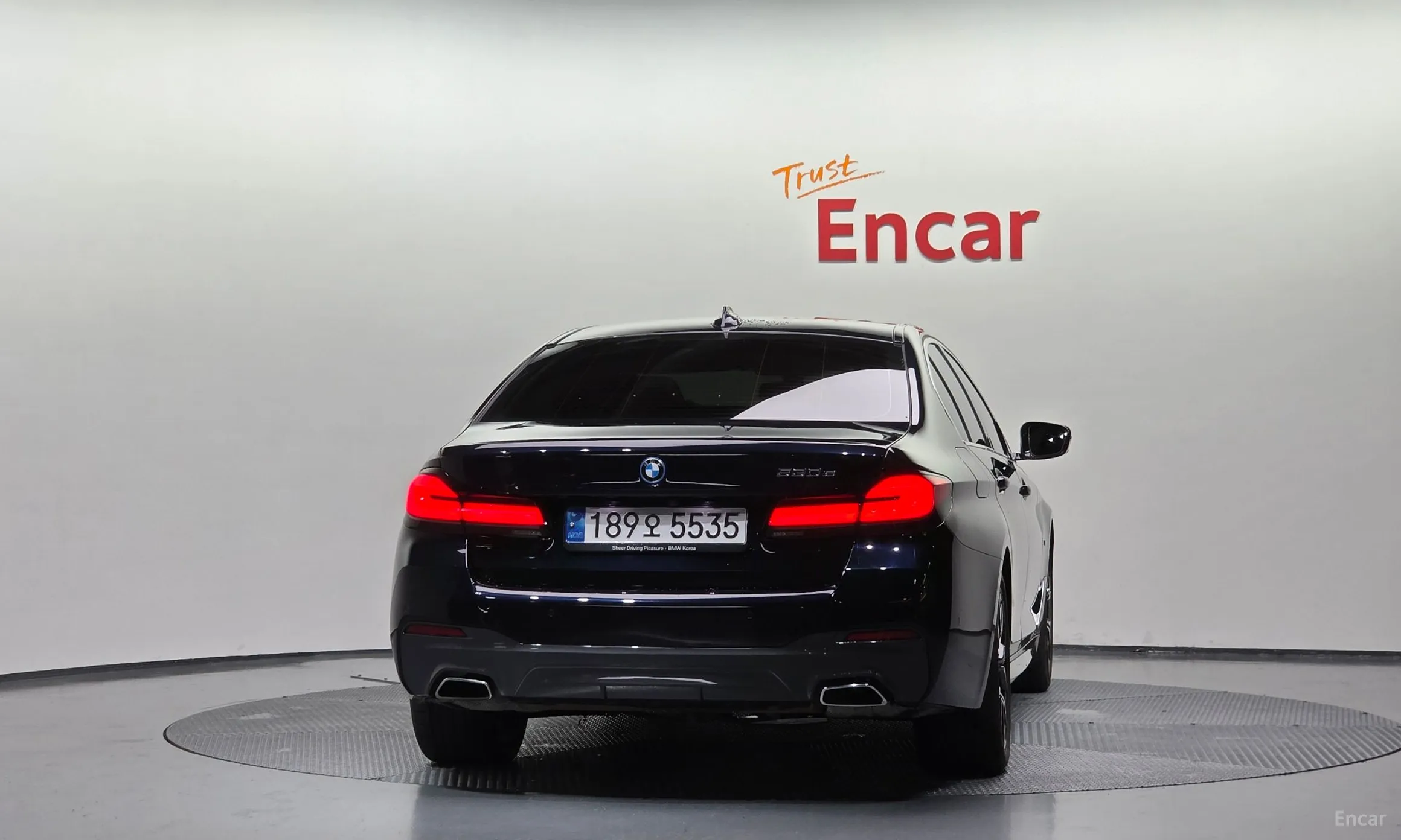 BMW 5 Series (G30) превью 3