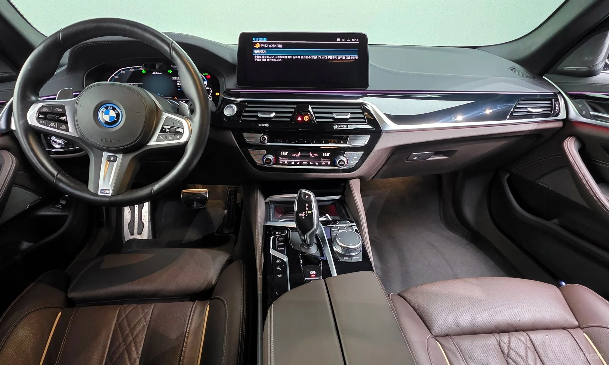 BMW 5 Series (G30) превью 4