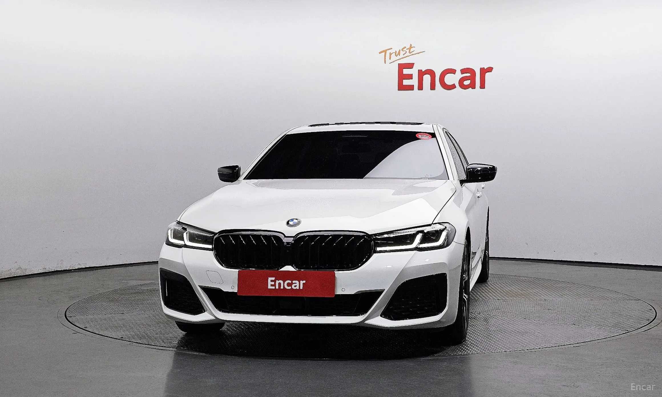 BMW 5 Series (G30) превью 2