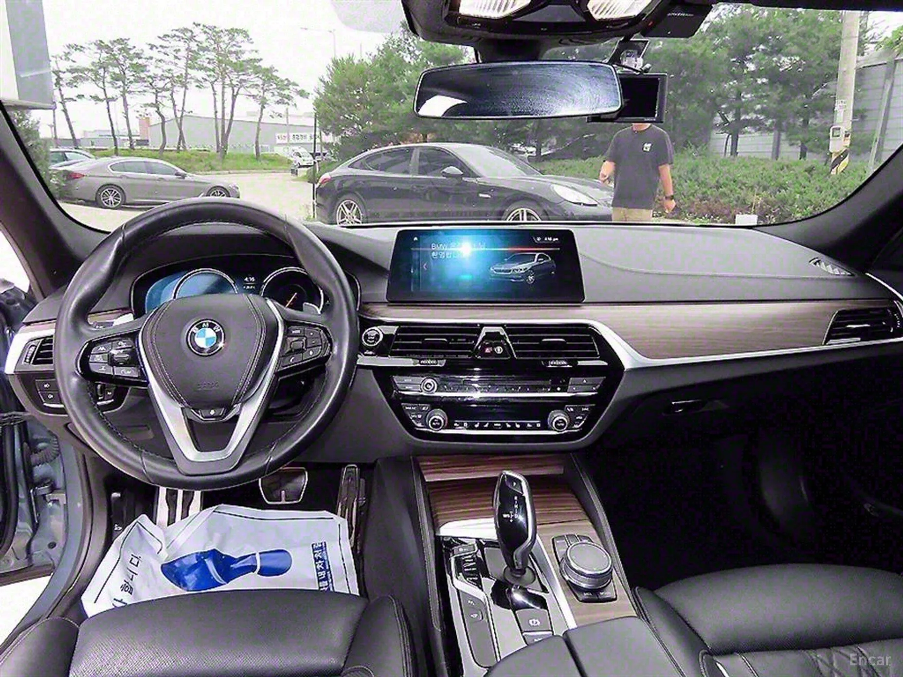 BMW 5 Series (G30) превью 4