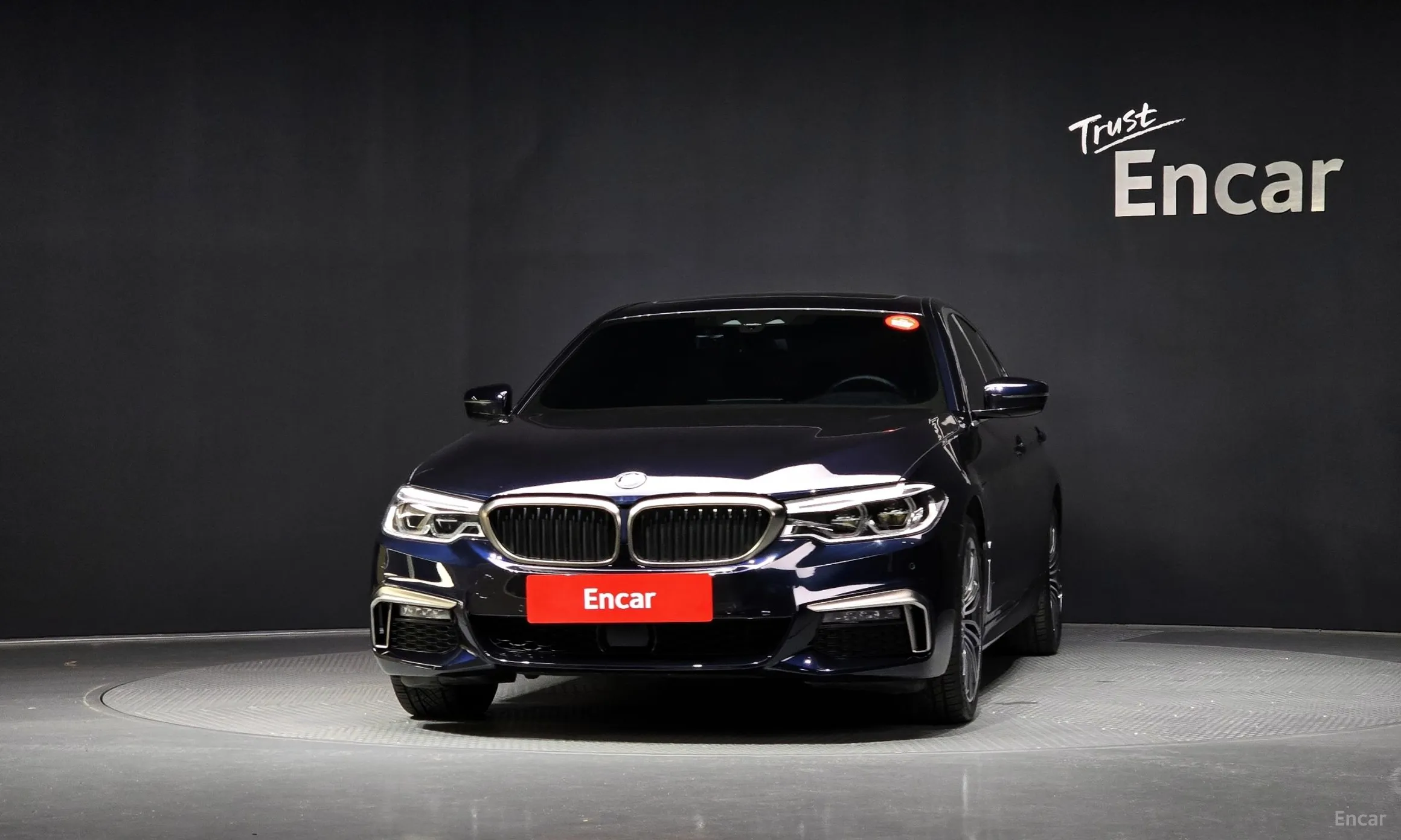 BMW 5 Series (G30) превью 2