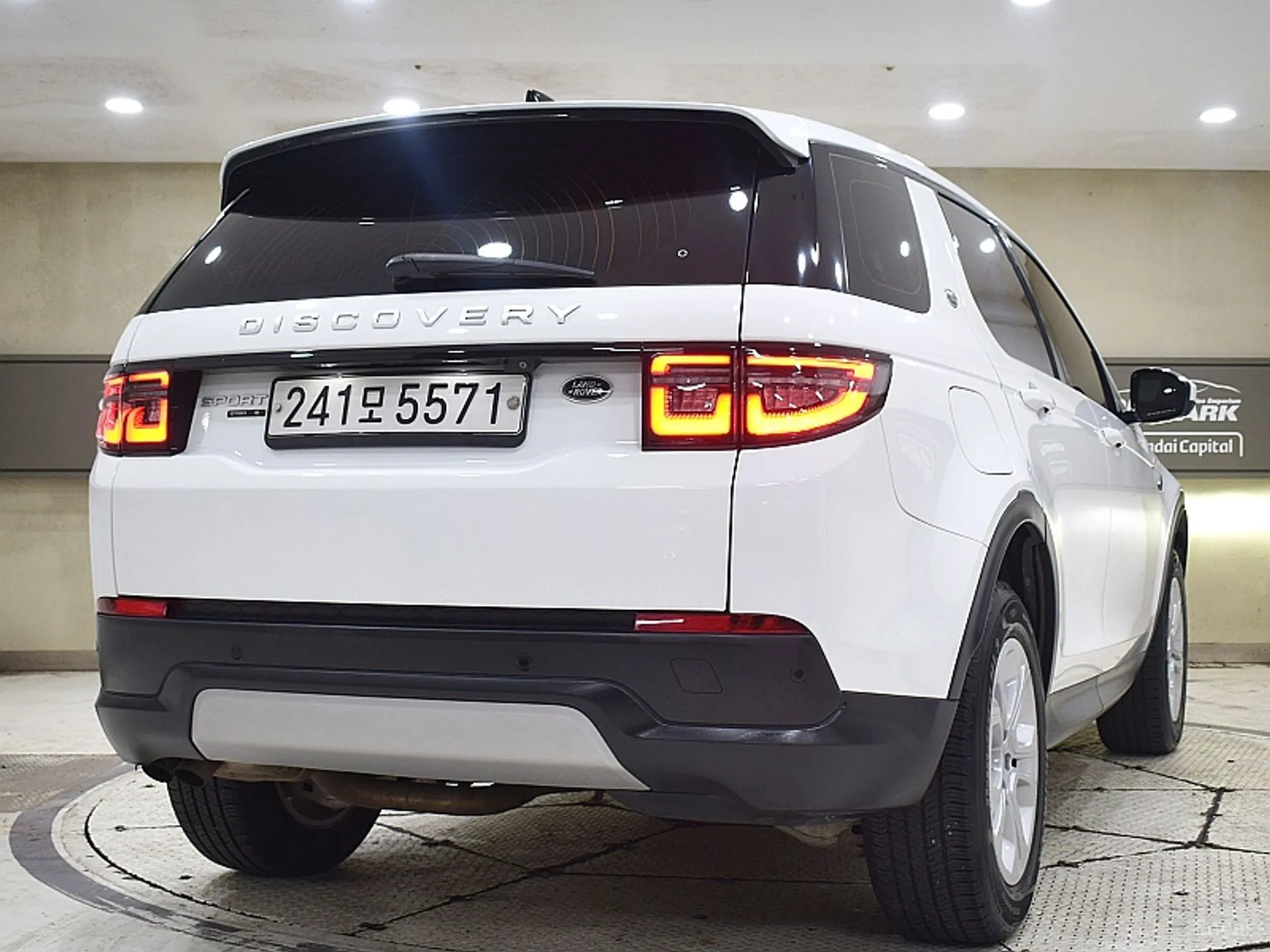 Land Rover Discovery Sports превью 2