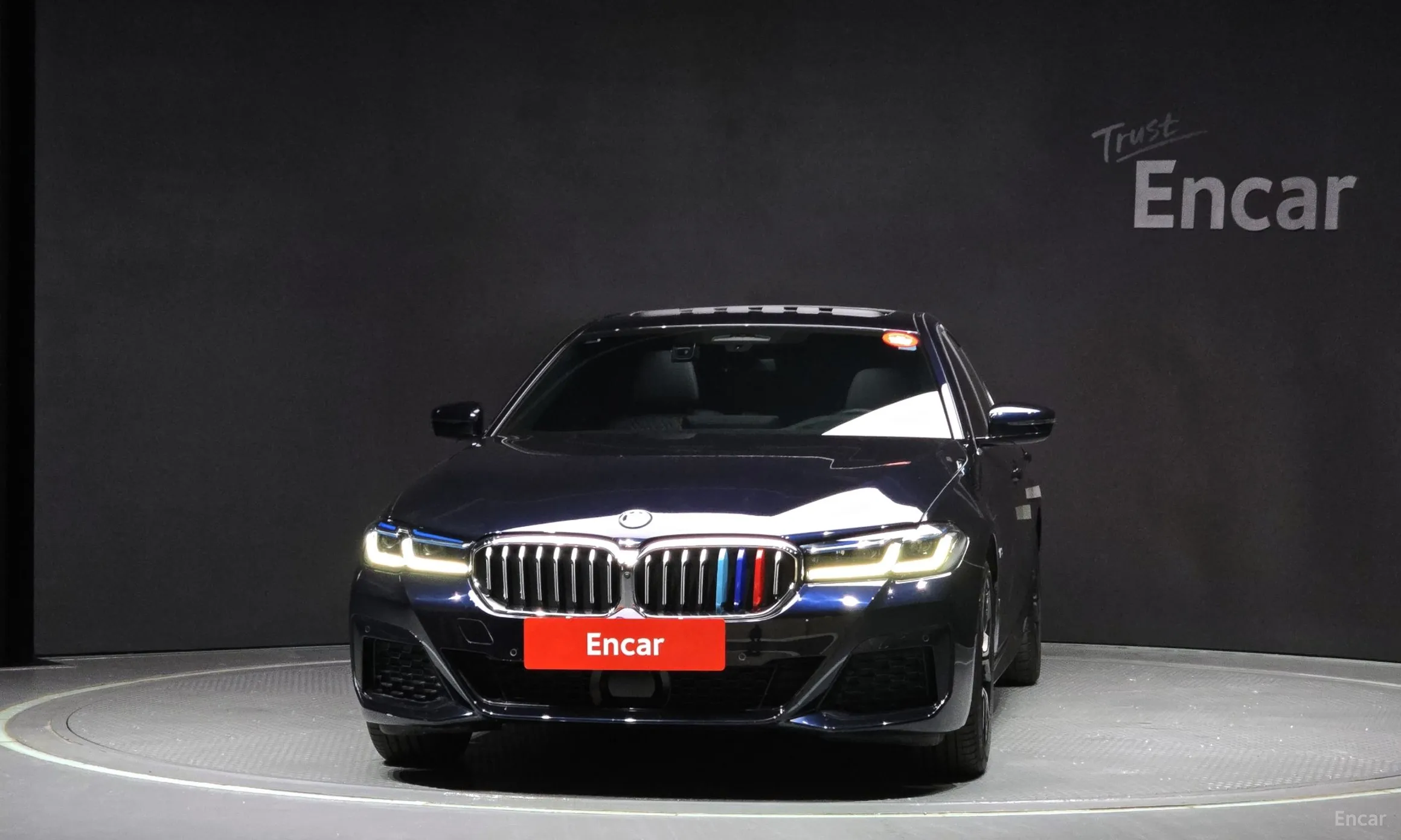 BMW 5 Series (G30) превью 2