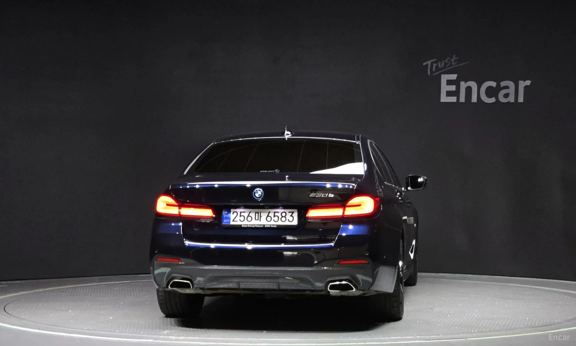 BMW 5 Series (G30) превью 3