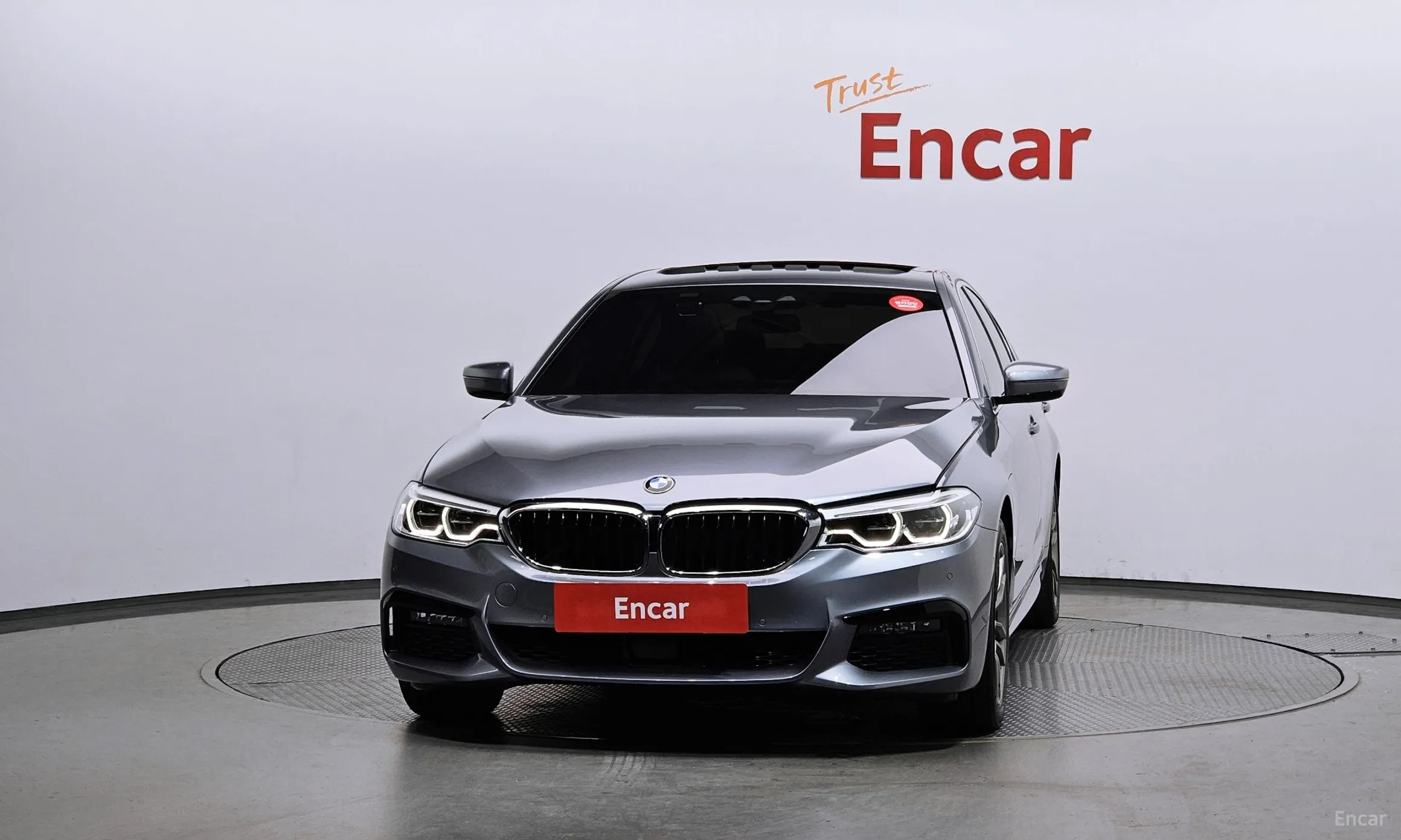 BMW 5 Series (G30) превью 2