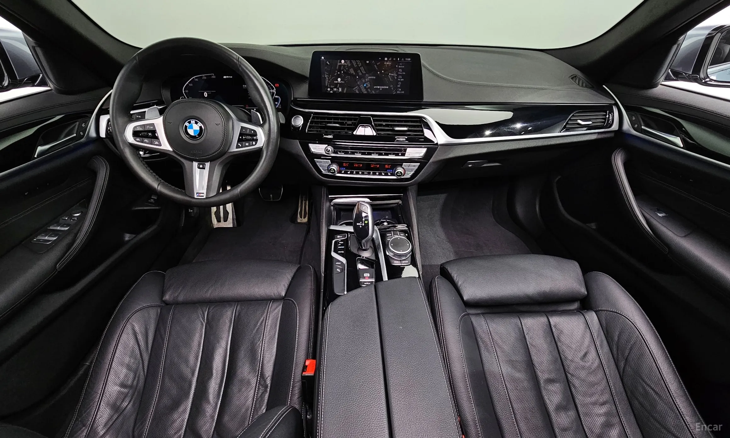 BMW 5 Series (G30) превью 4