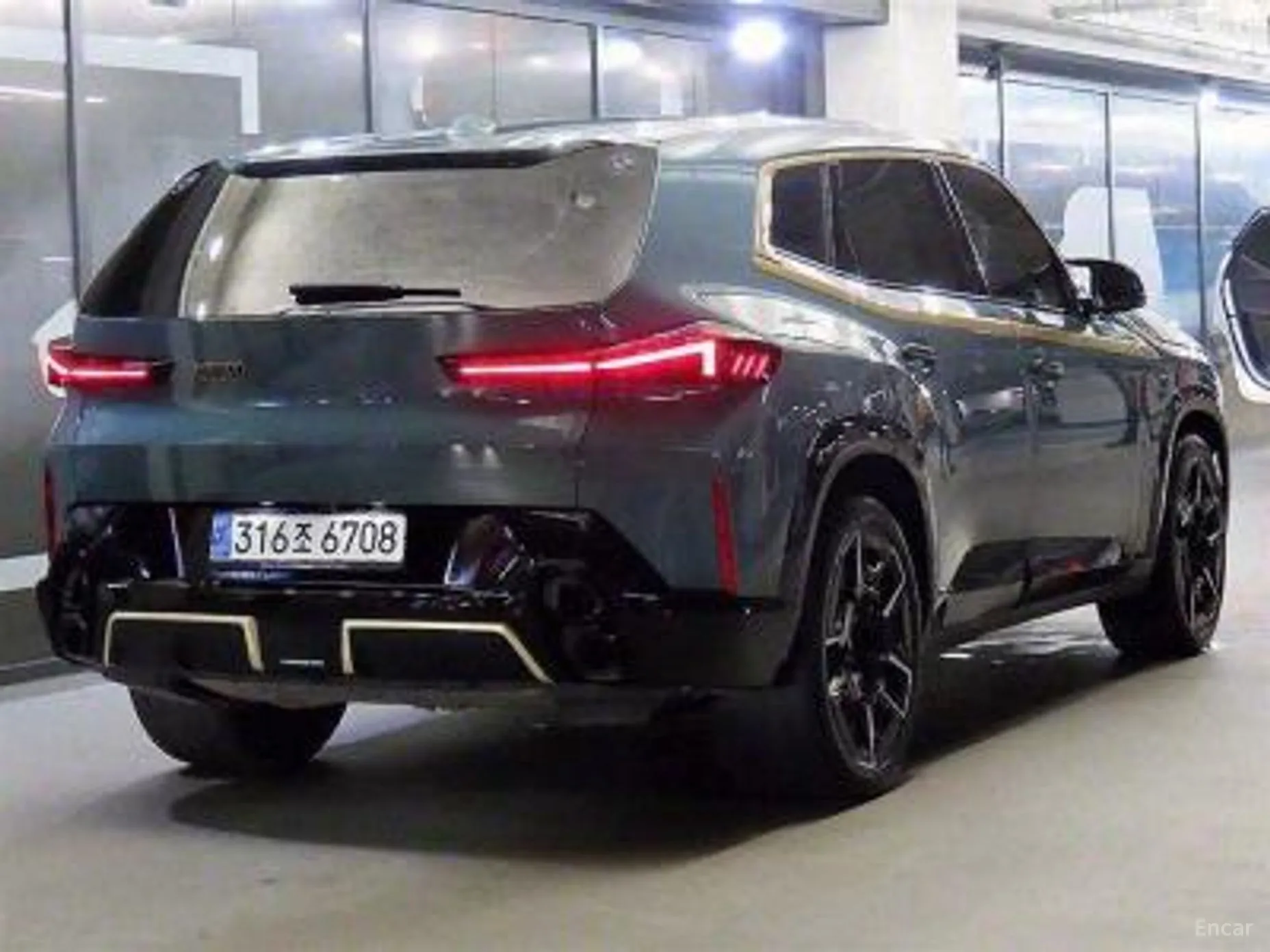 BMW XM (G09) превью 3