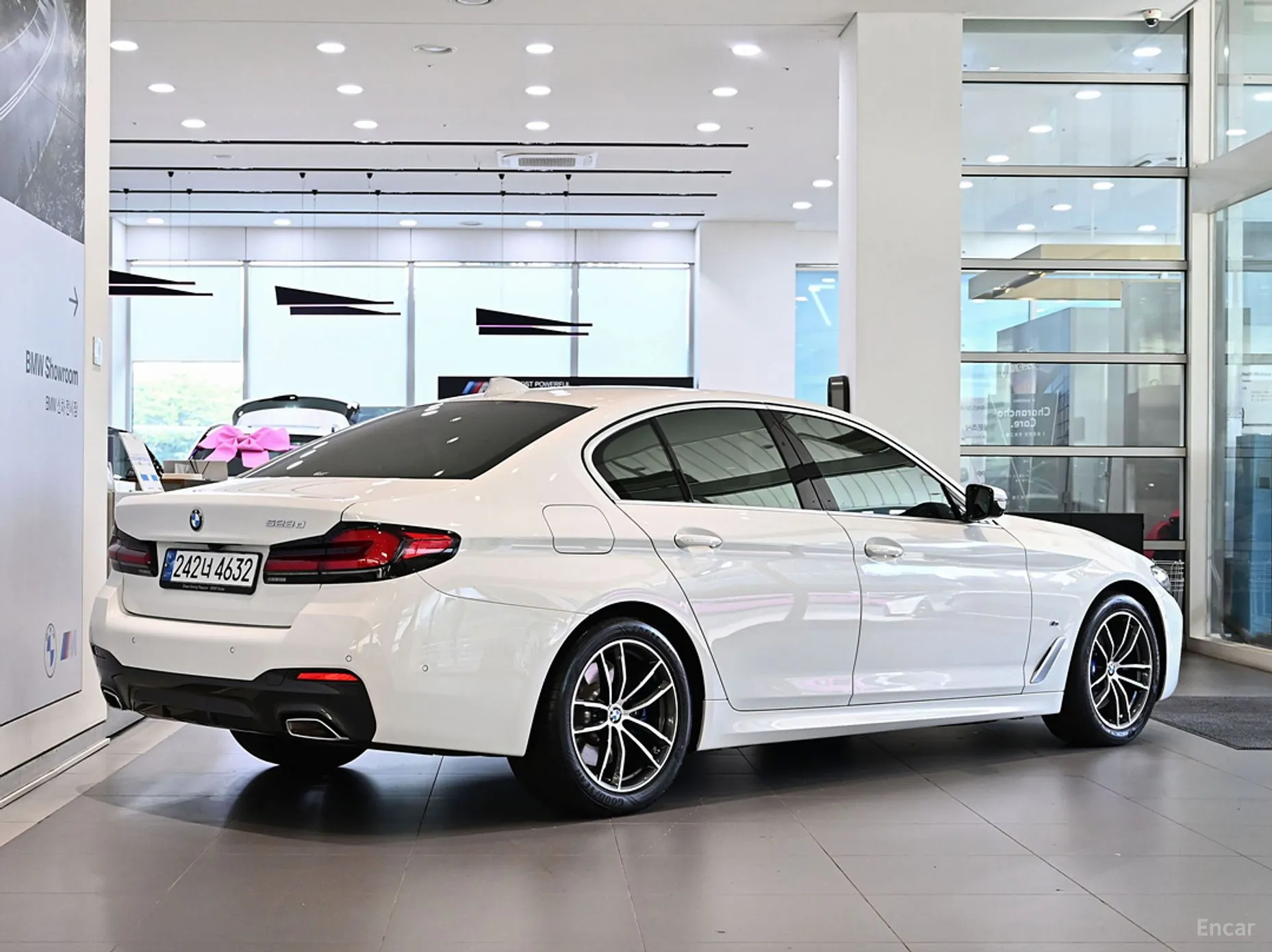 BMW 5 Series (G30) превью 3