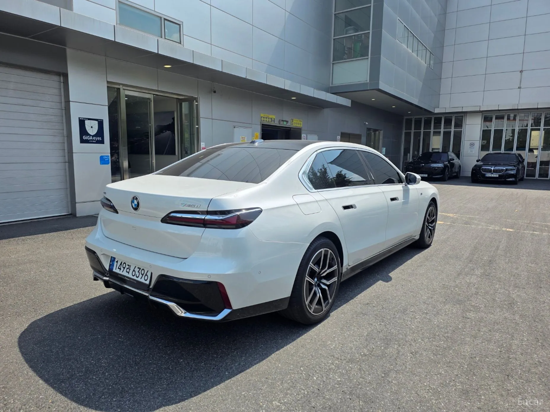 BMW 7 Series (G70) превью 4