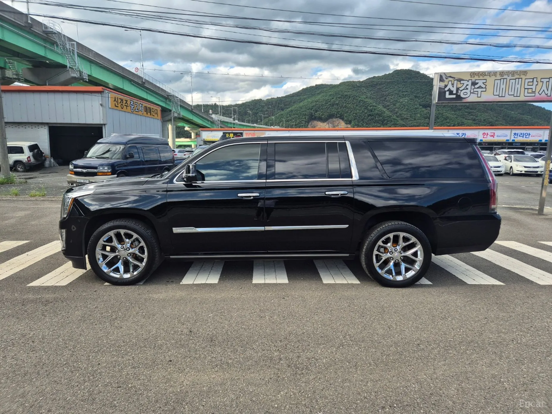 Cadillac Escalade превью 17