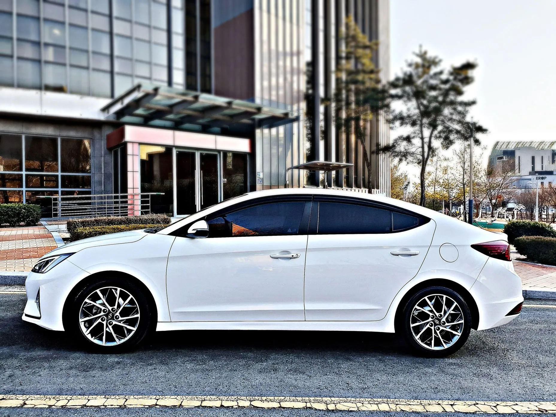 Hyundai Avante AD превью 3