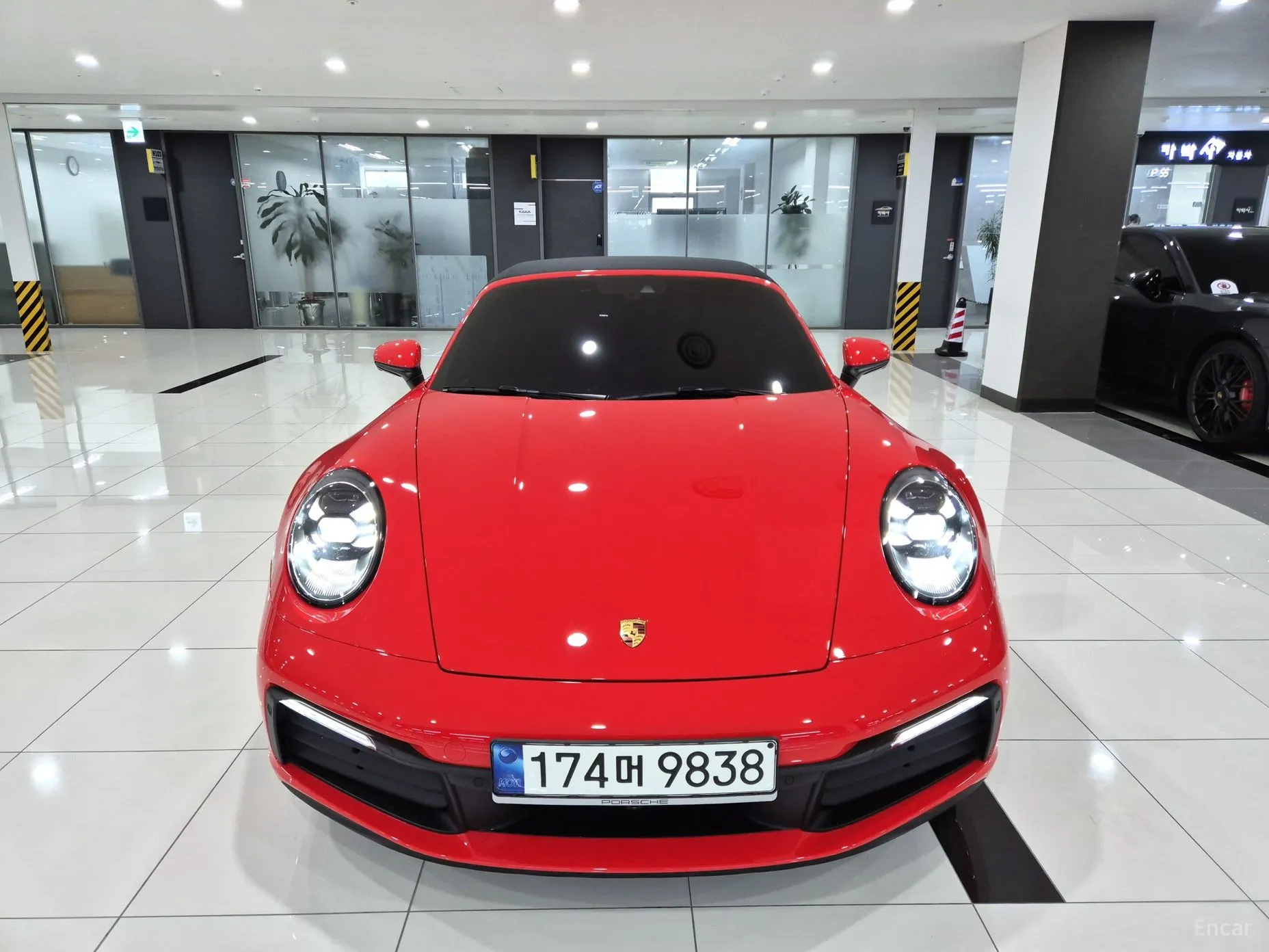 911 (992)