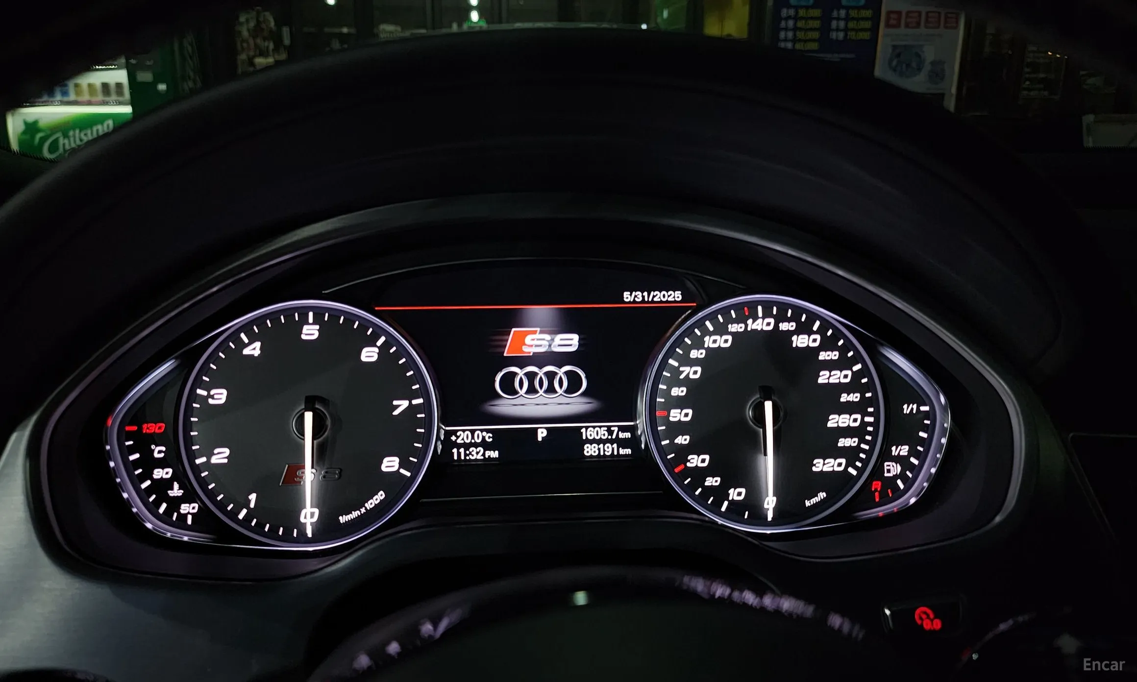 Audi S8 превью 4