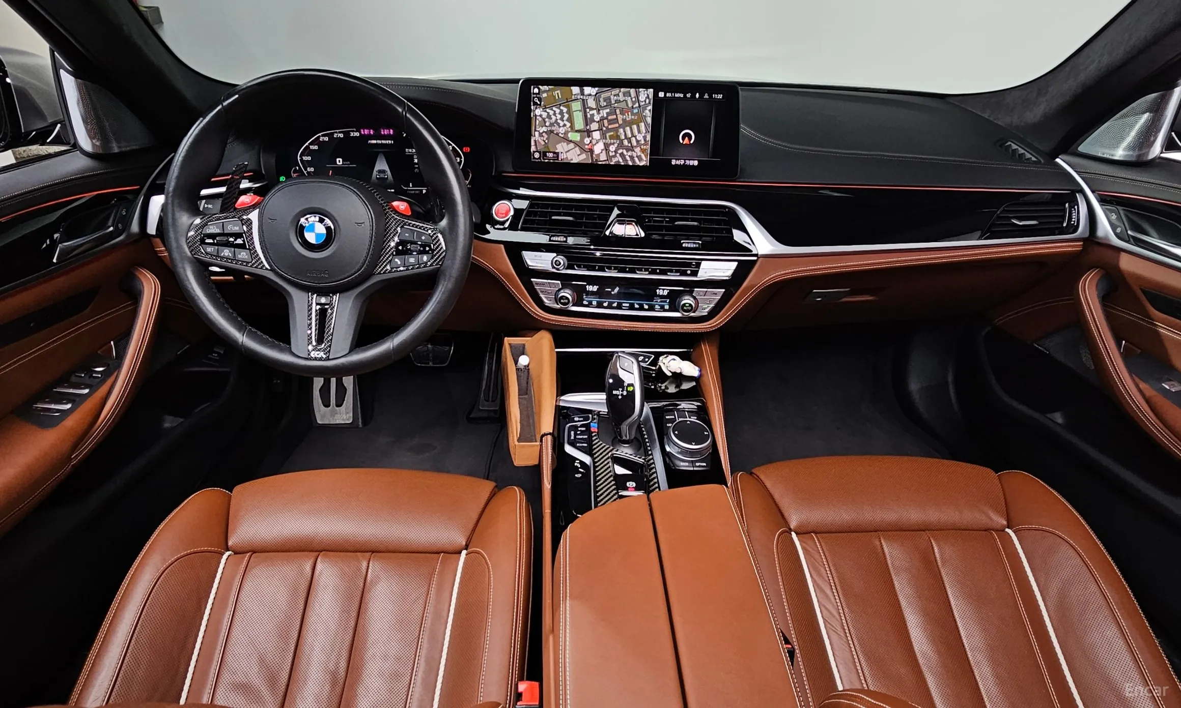 BMW 5 Series (G30) превью 4