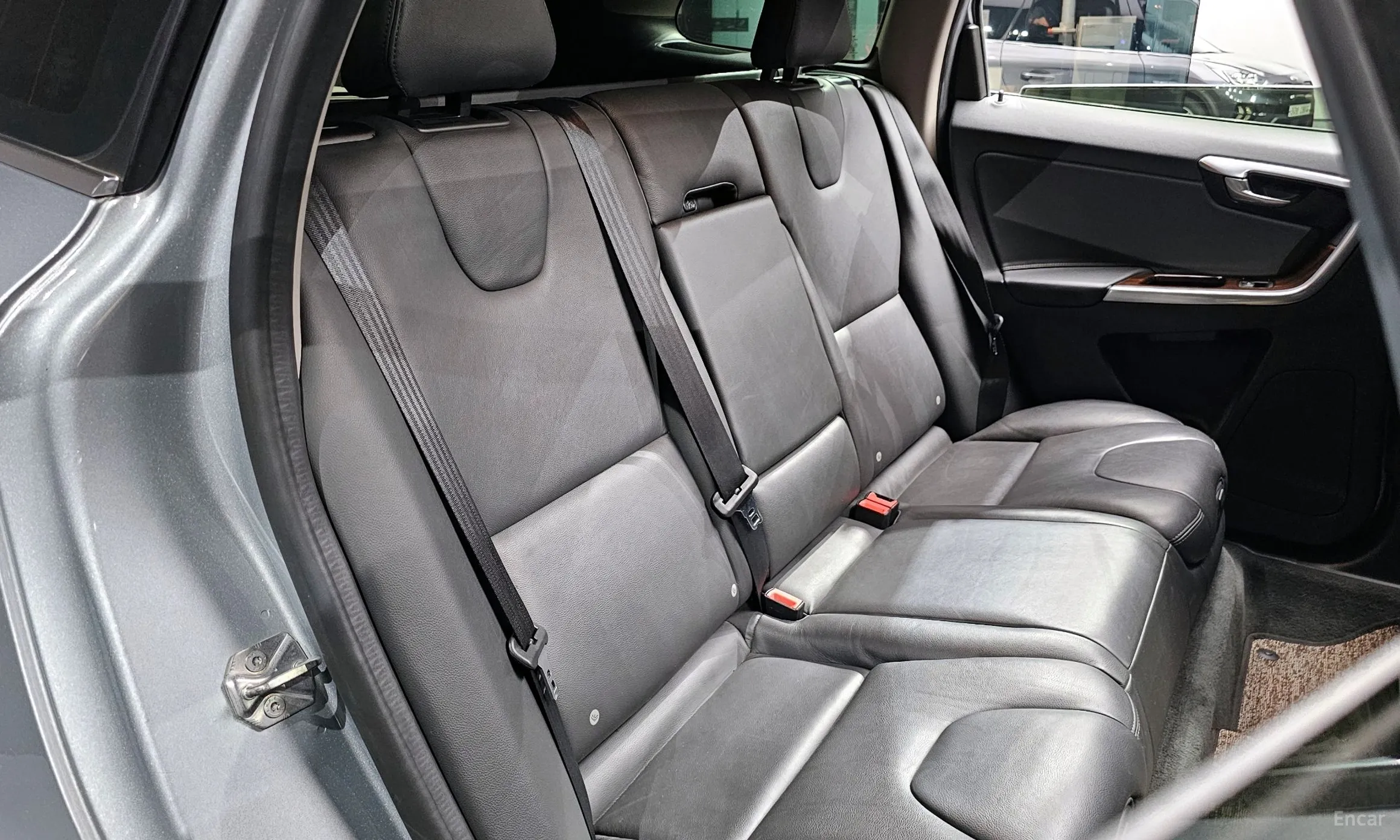 Volvo XC60 превью 12
