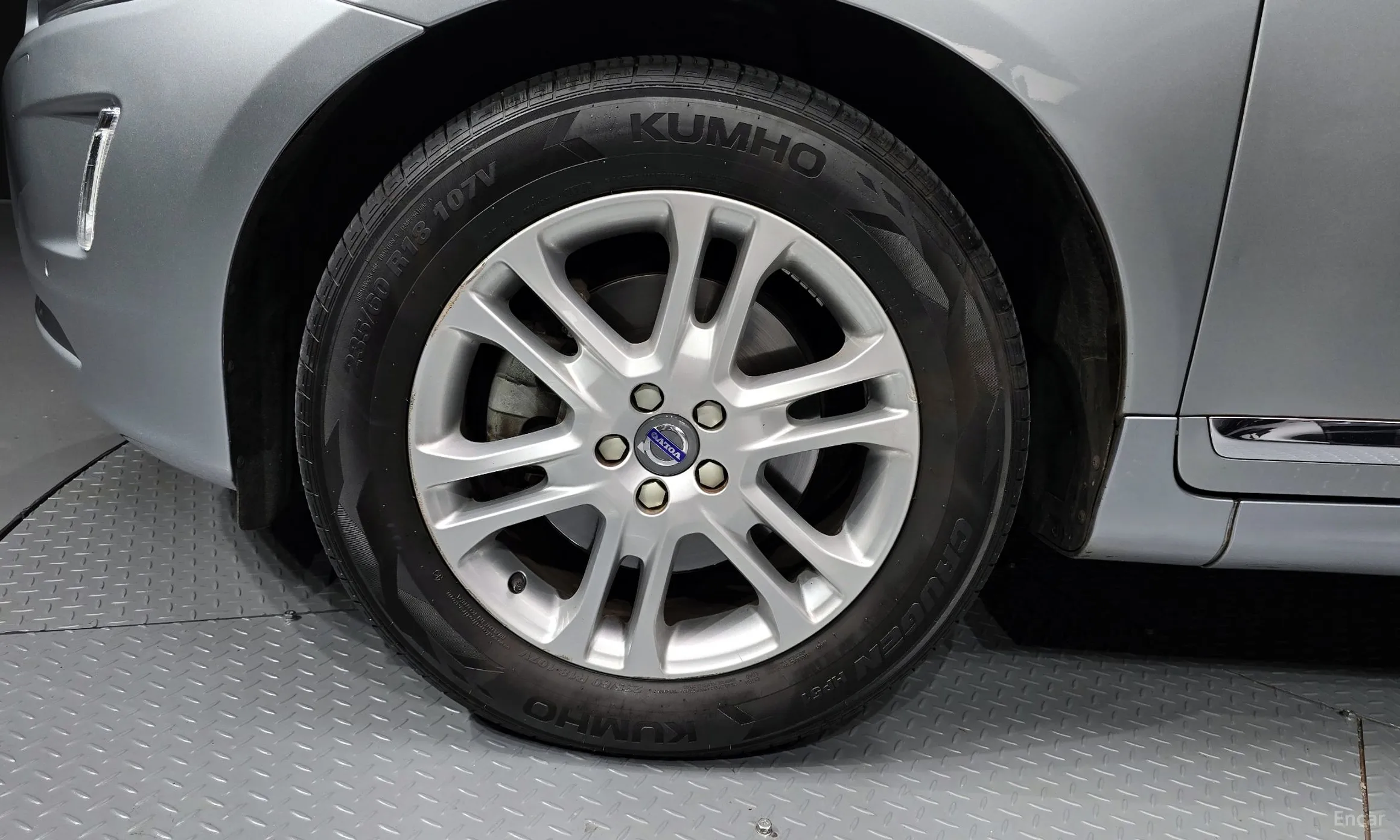 Volvo XC60 превью 5