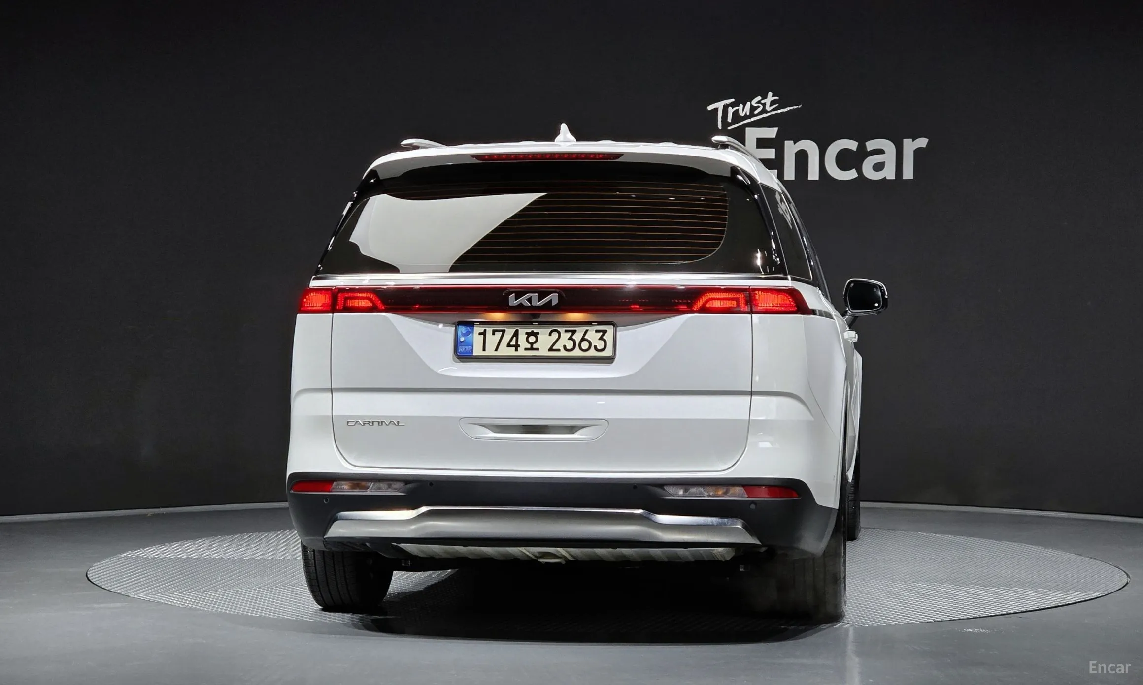 Kia Carnival Gen 4 превью 3