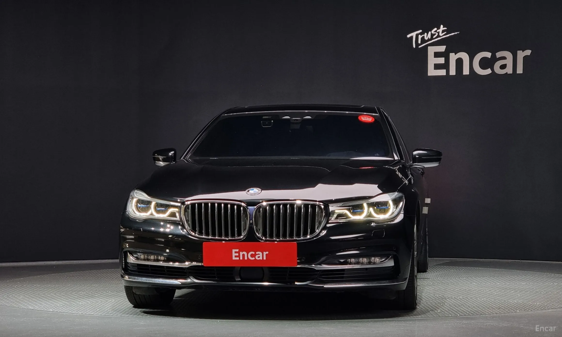 BMW 7 Series (G11) превью 2