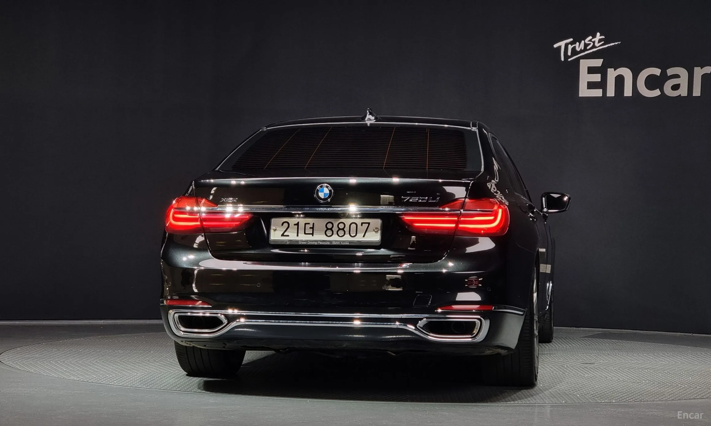 BMW 7 Series (G11) превью 3