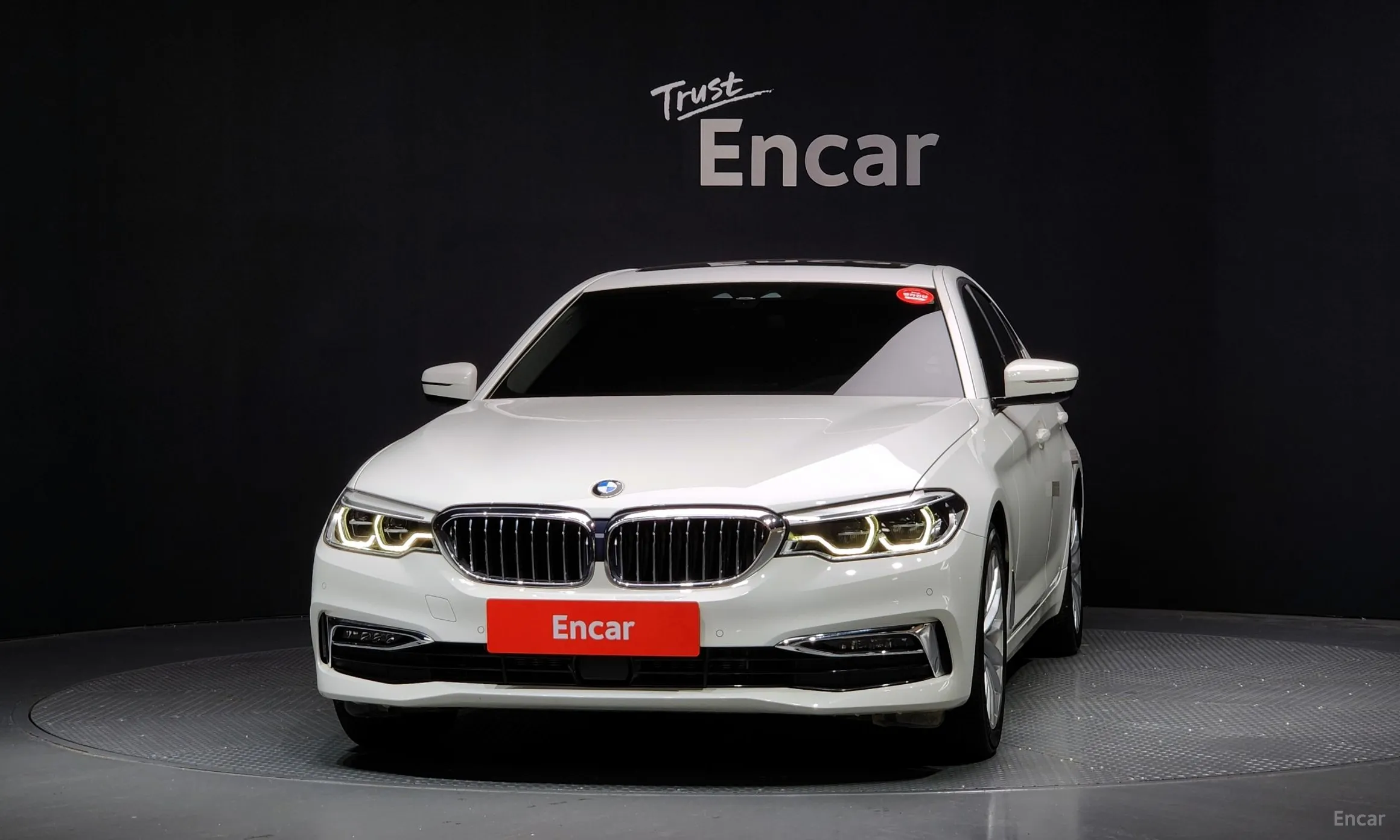 BMW 5 Series (G30) превью 2