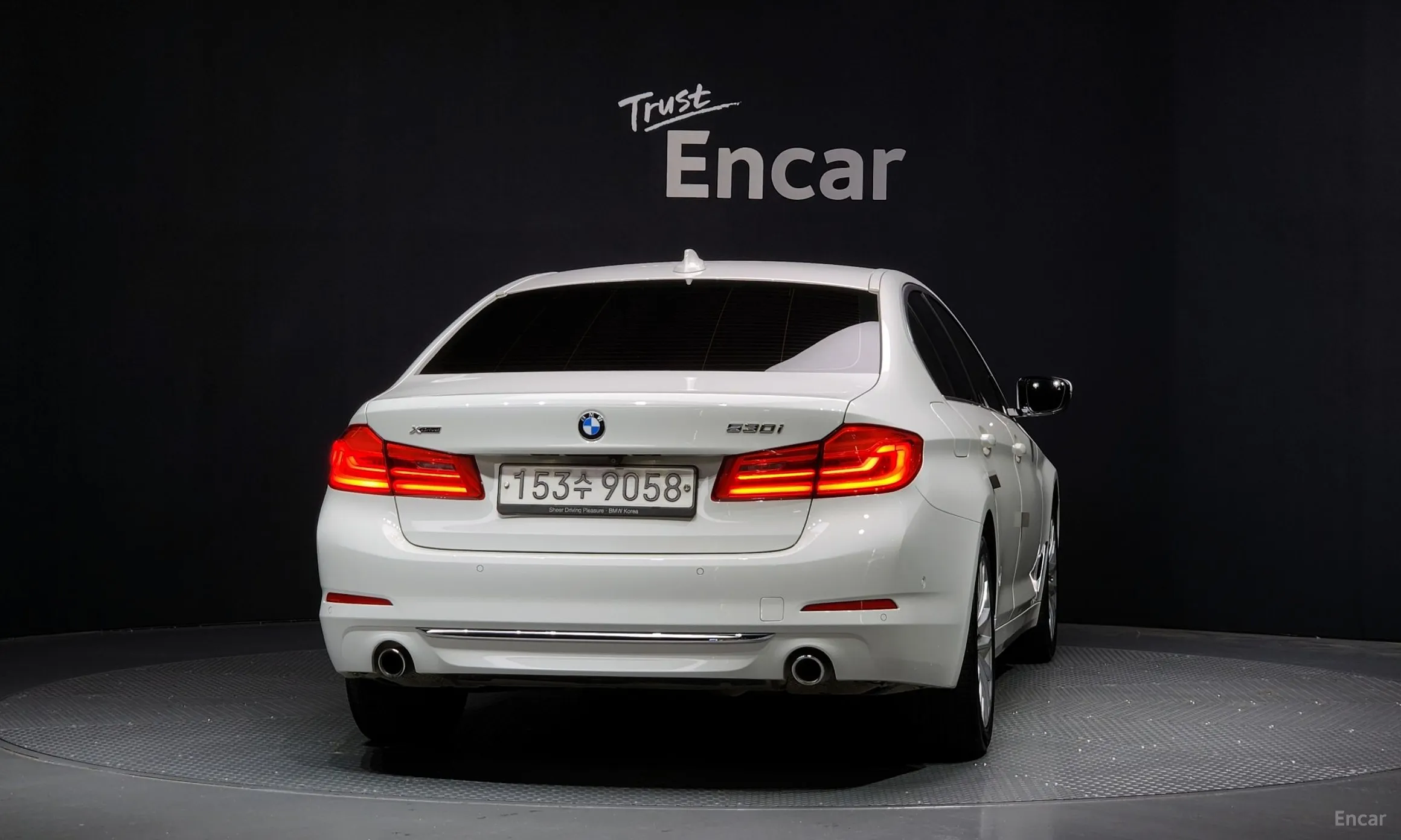 BMW 5 Series (G30) превью 3
