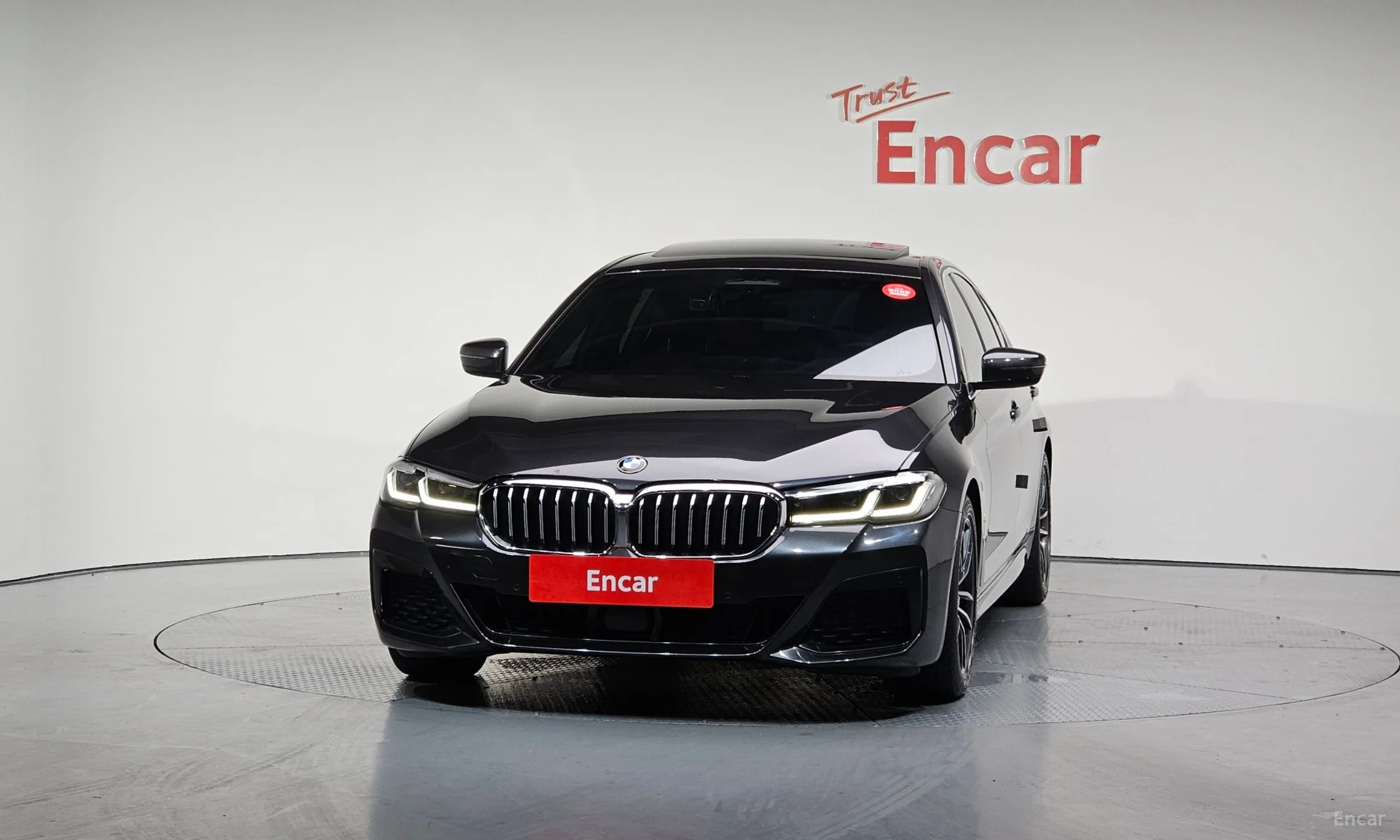 BMW 5 Series (G30) превью 2