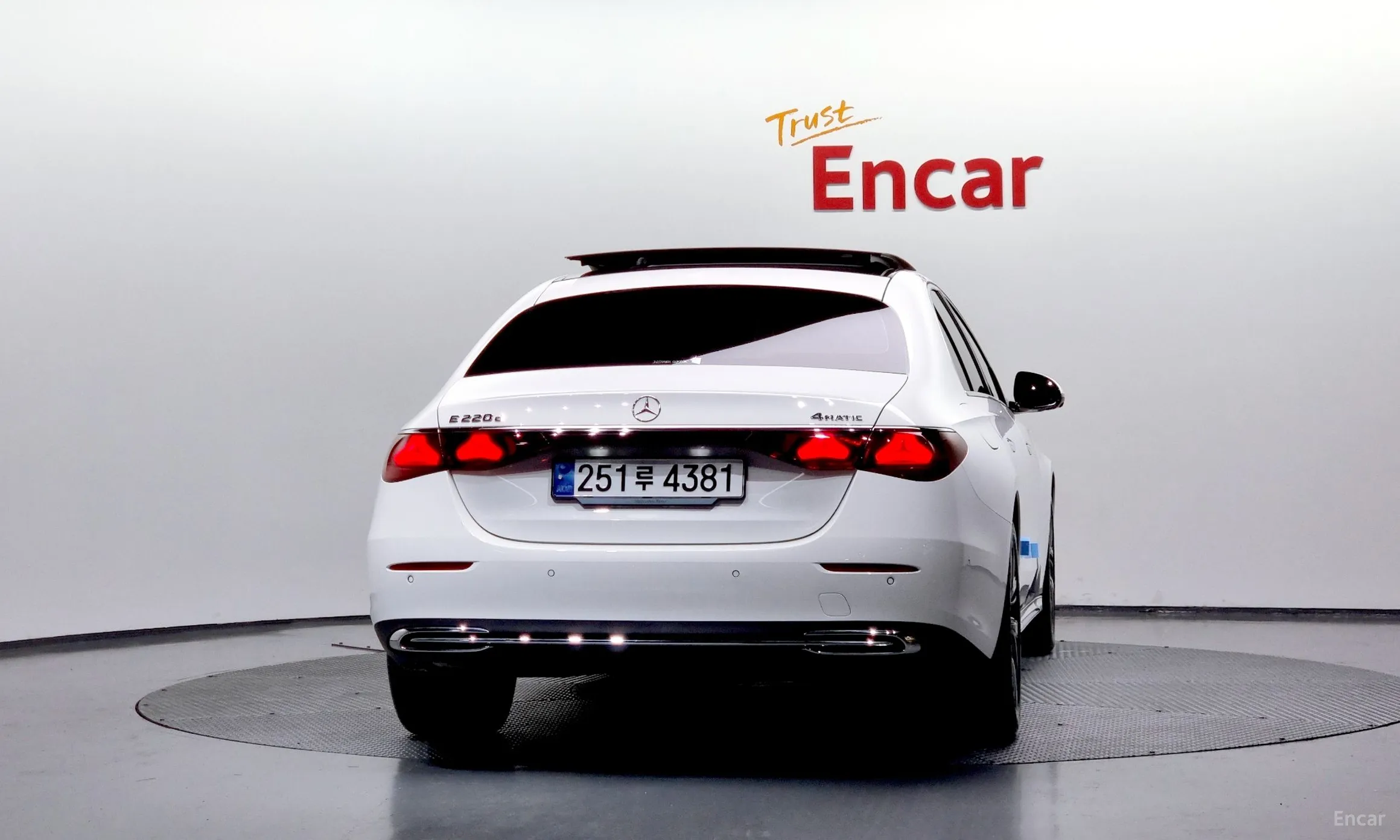 Mercedes Benz E-Class W214 превью 3