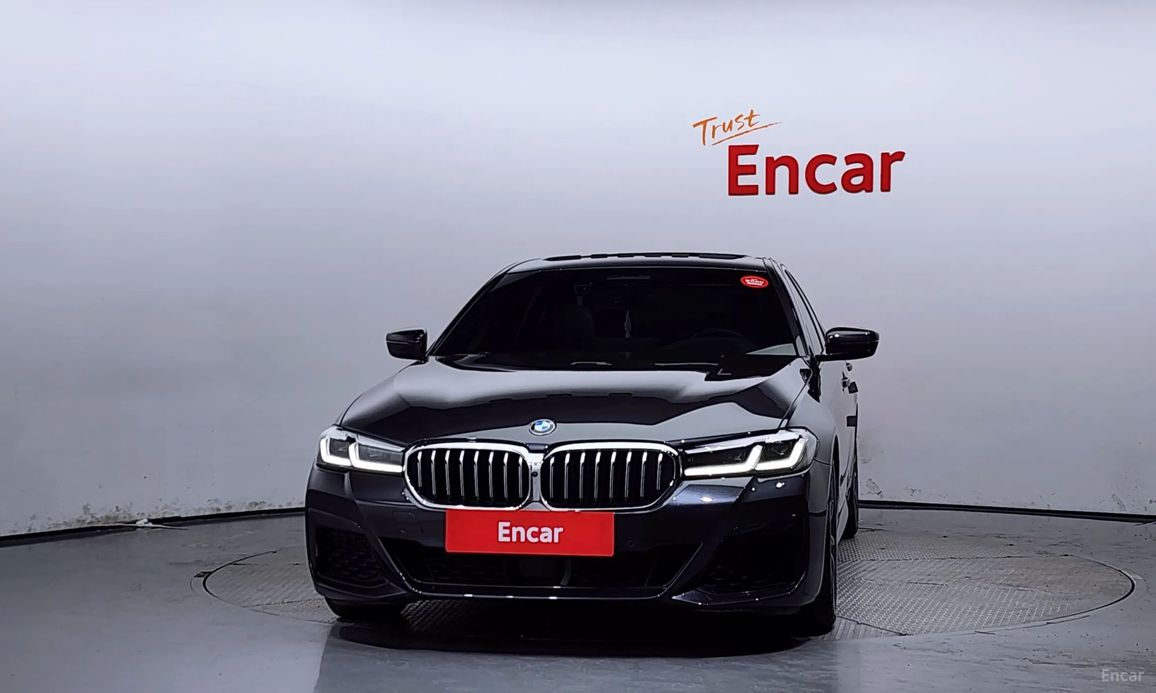BMW 5 Series (G30) превью 2