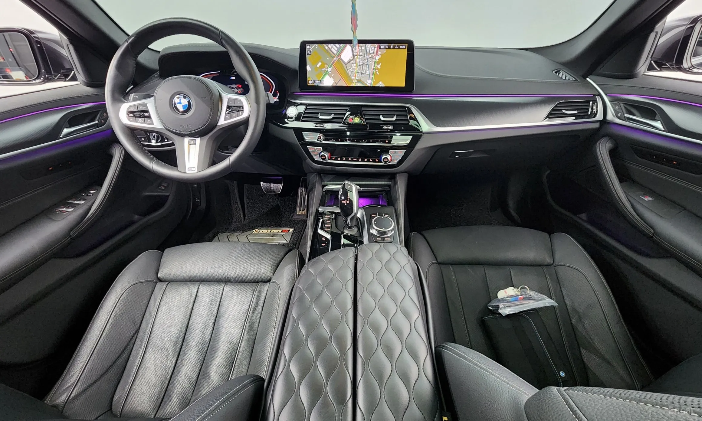 BMW 5 Series (G30) превью 4