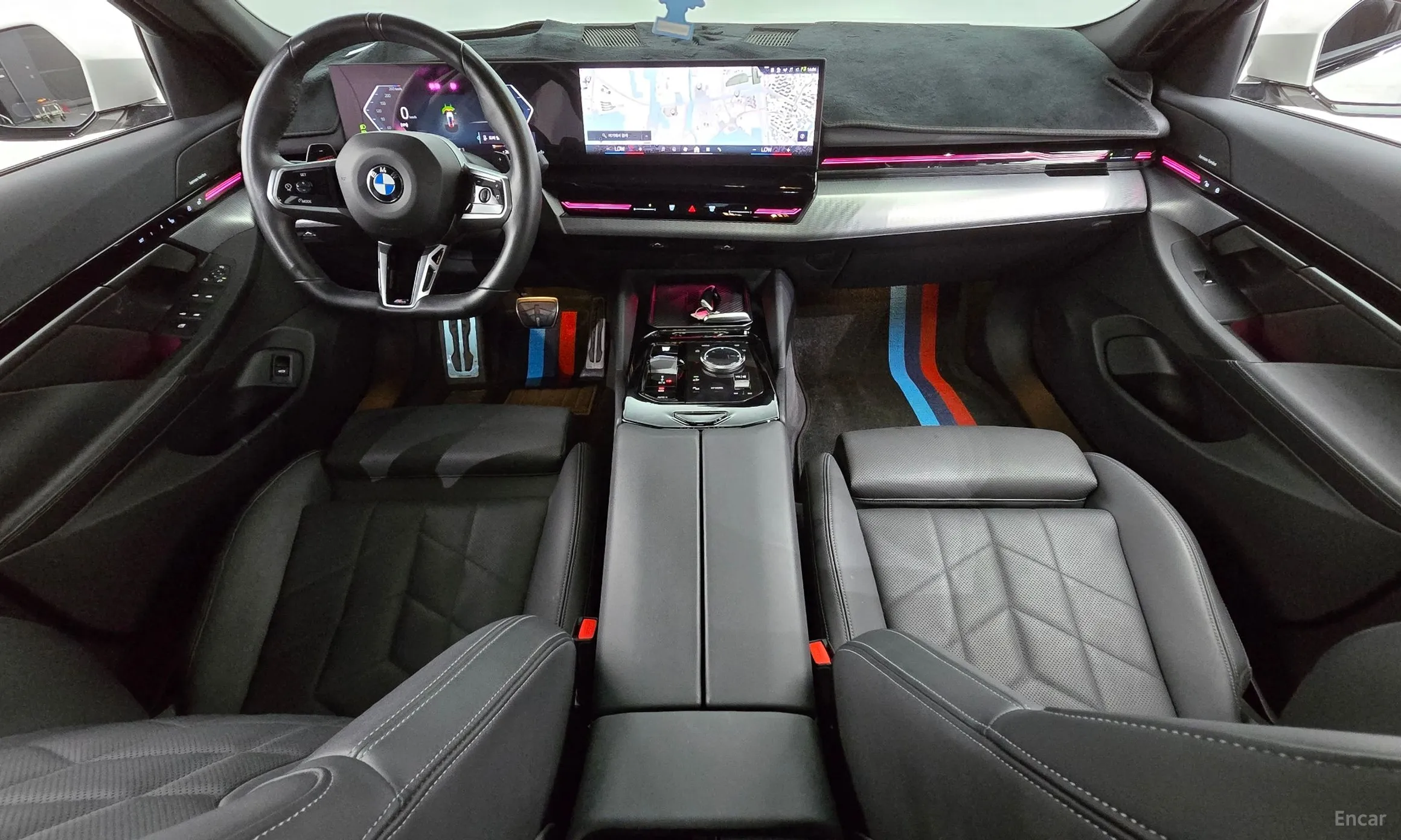 BMW 5 Series (G60) превью 4