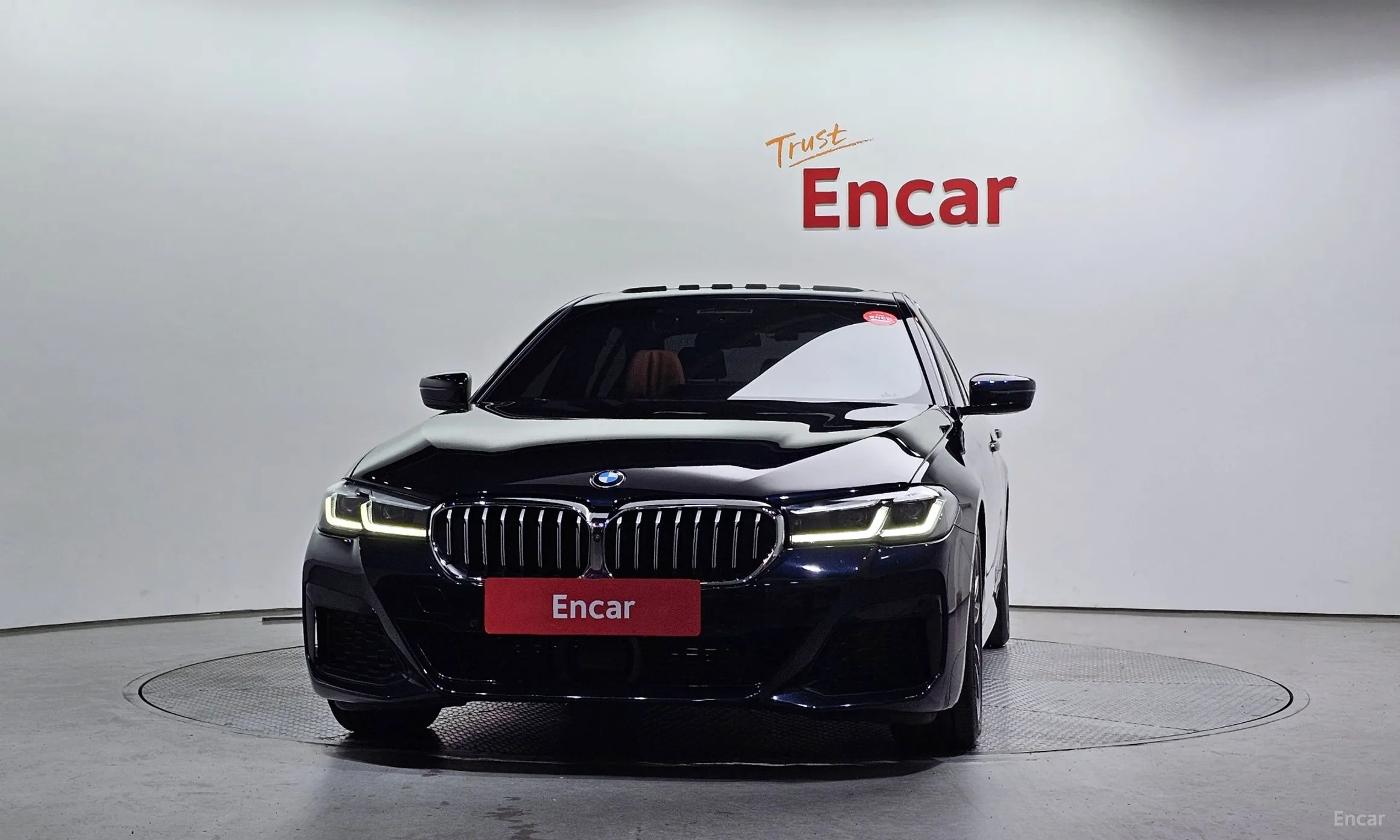 BMW 5 Series (G30) превью 2