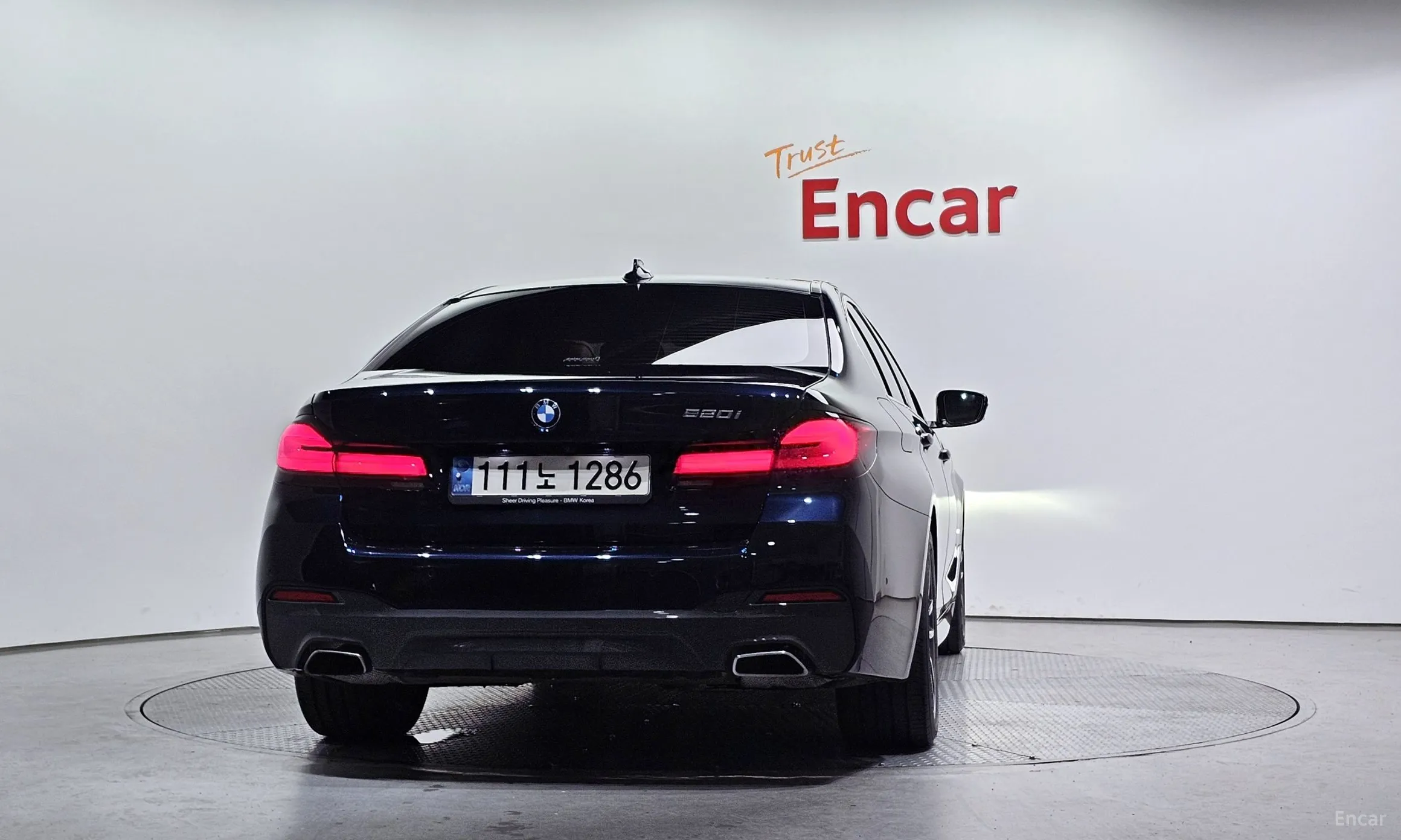 BMW 5 Series (G30) превью 3
