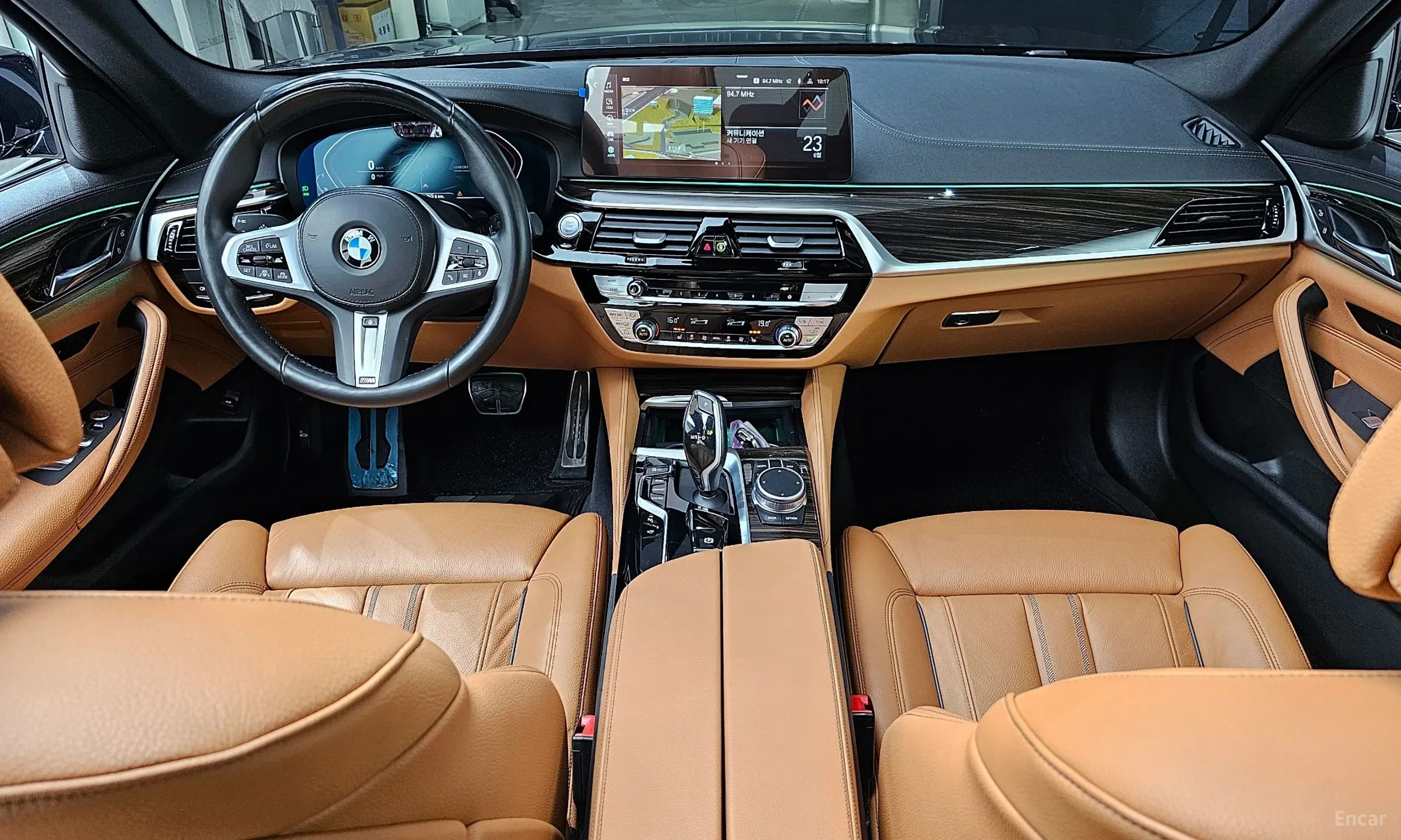 BMW 5 Series (G30) превью 4