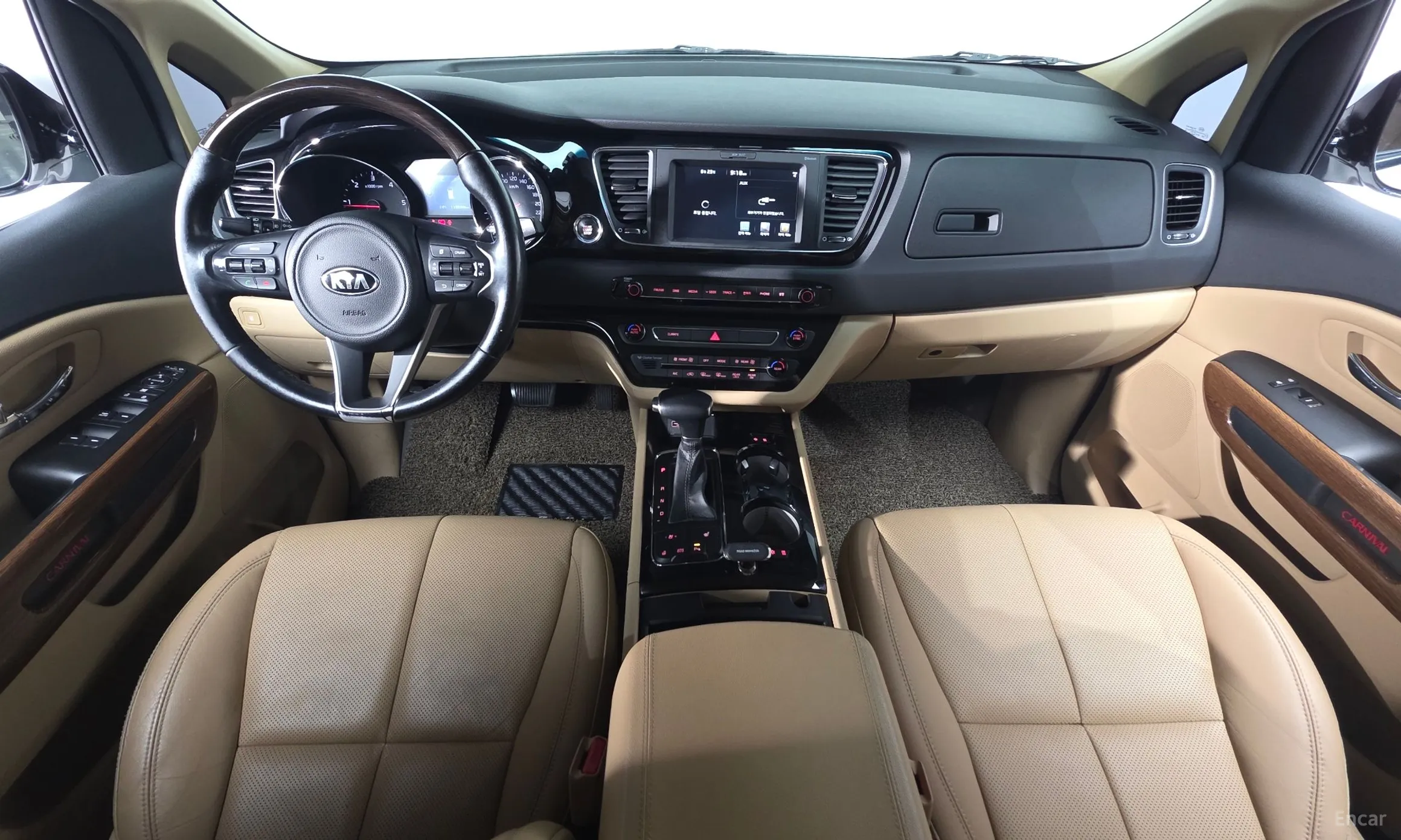 Kia Carnival превью 4