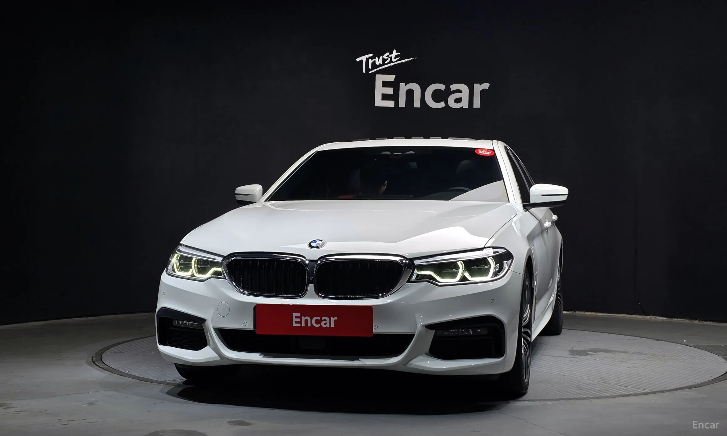 BMW 5 Series (G30) превью 2