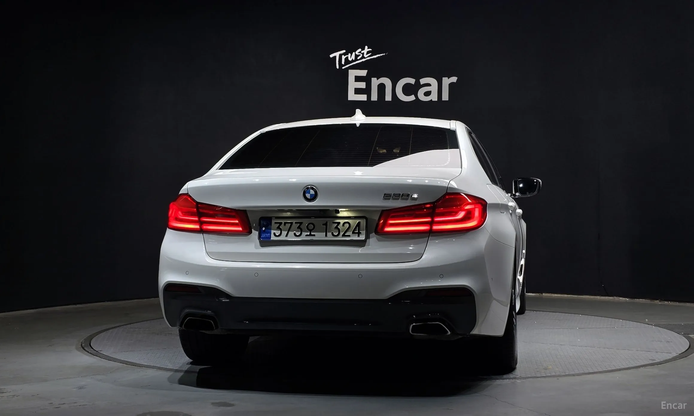 BMW 5 Series (G30) превью 3