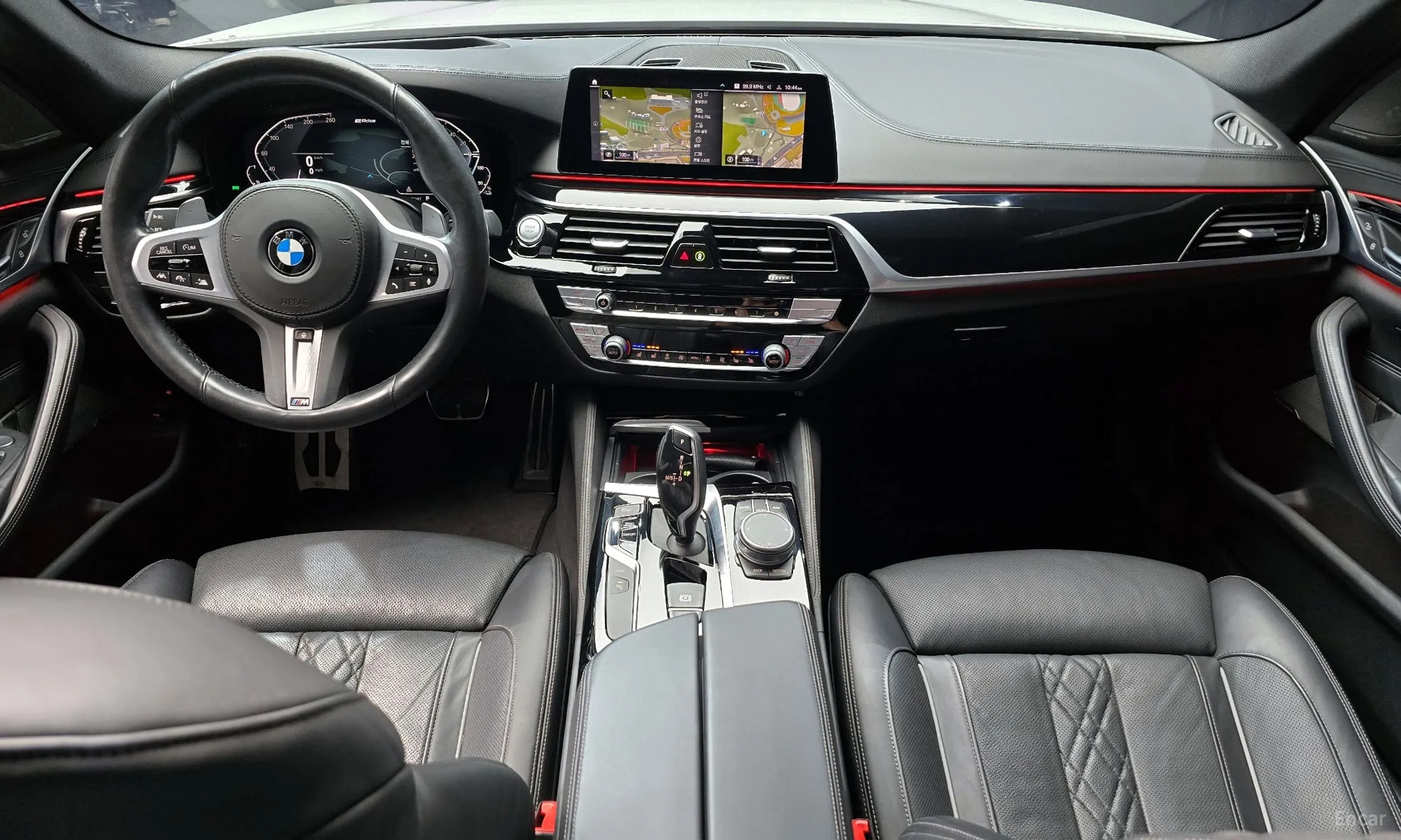 BMW 5 Series (G30) превью 4