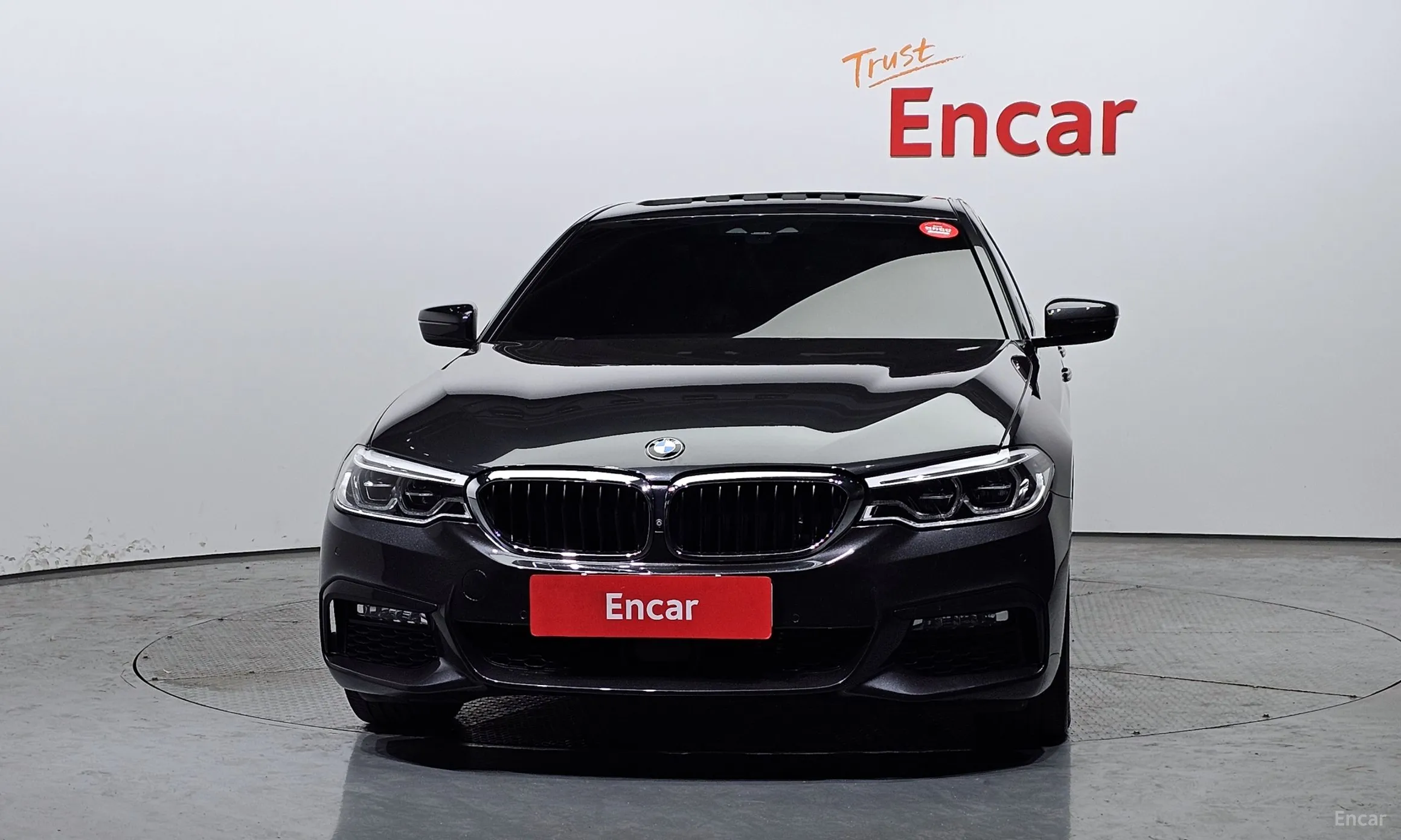BMW 5 Series (G30) превью 2