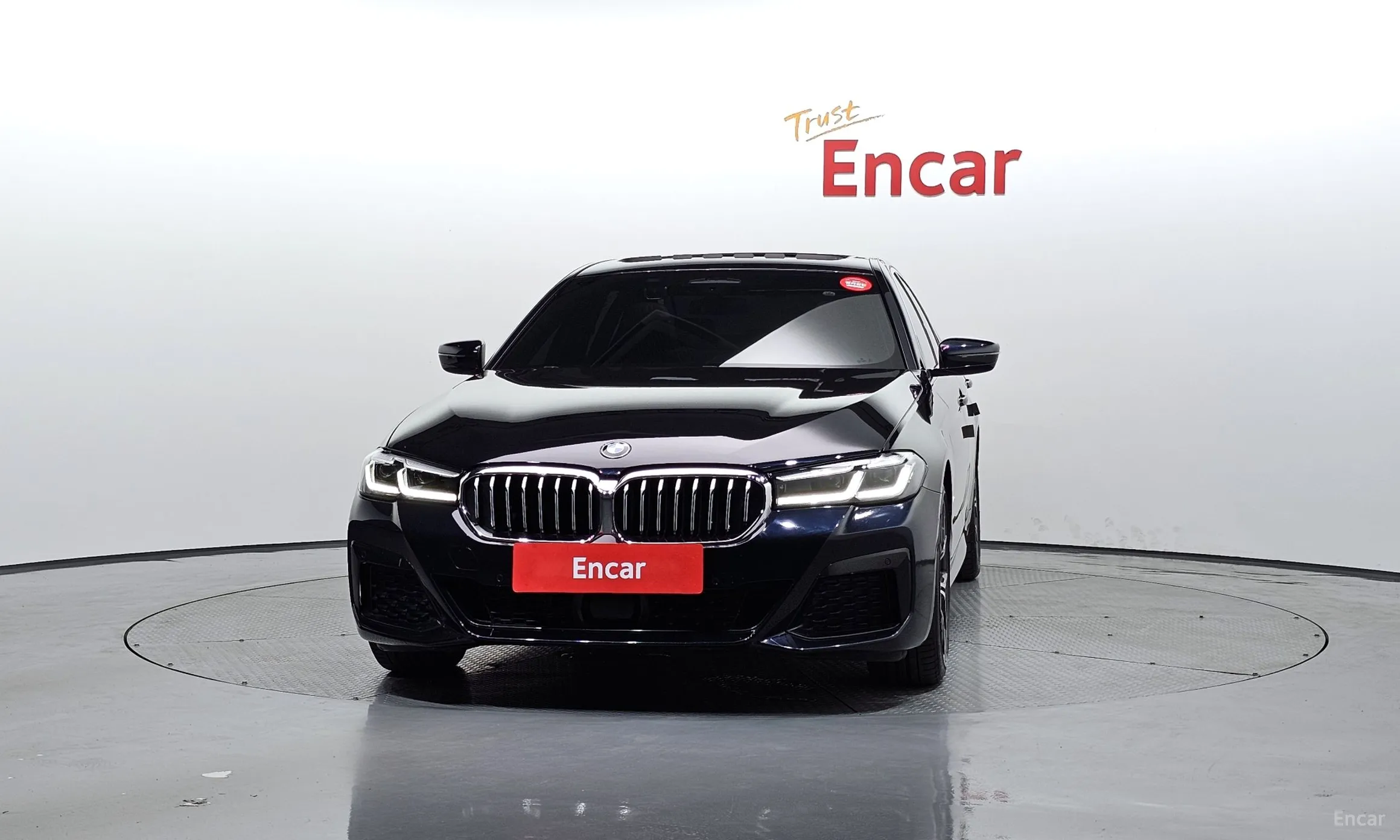 BMW 5 Series (G30) превью 2