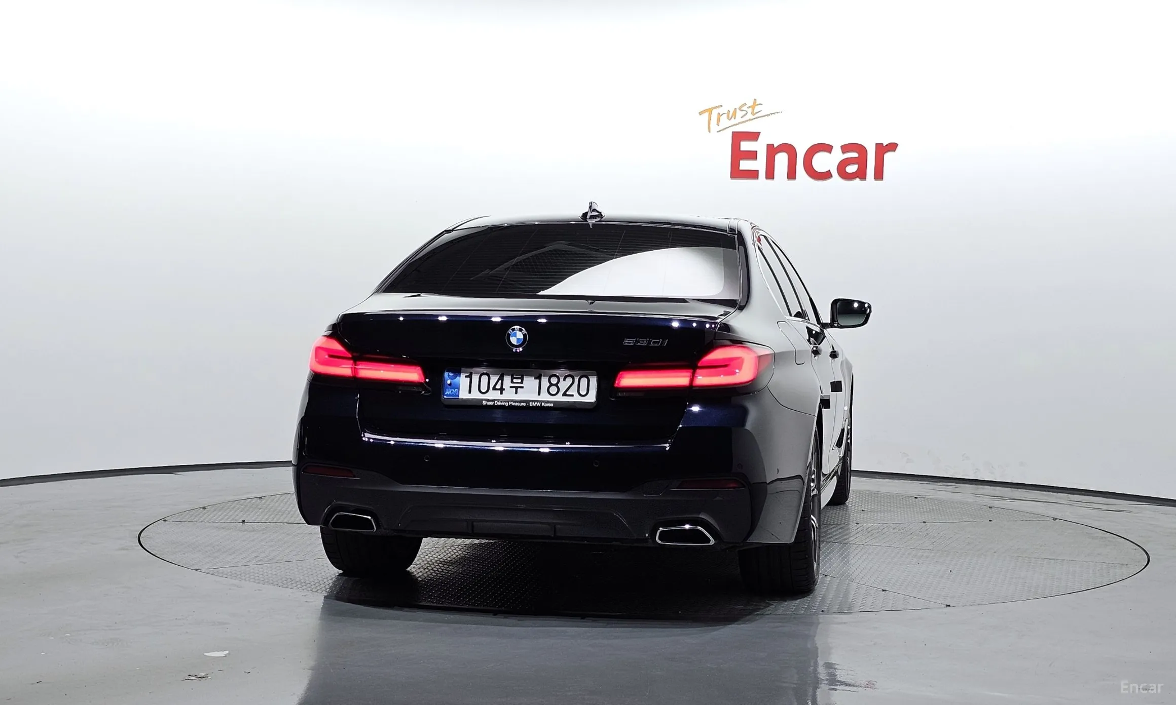 BMW 5 Series (G30) превью 3