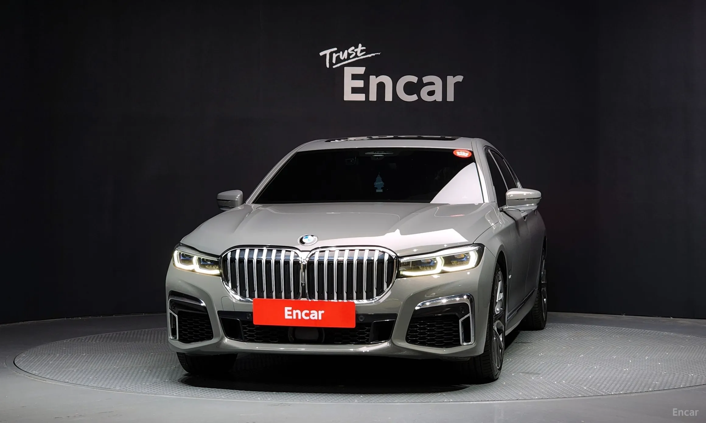 BMW 7 Series (G11) превью 2