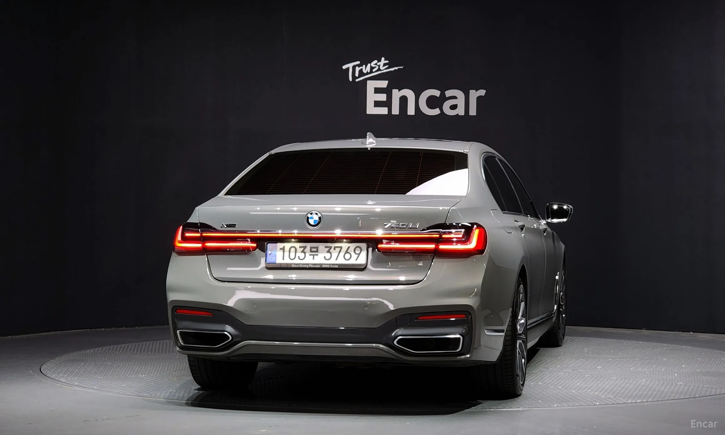 BMW 7 Series (G11) превью 3