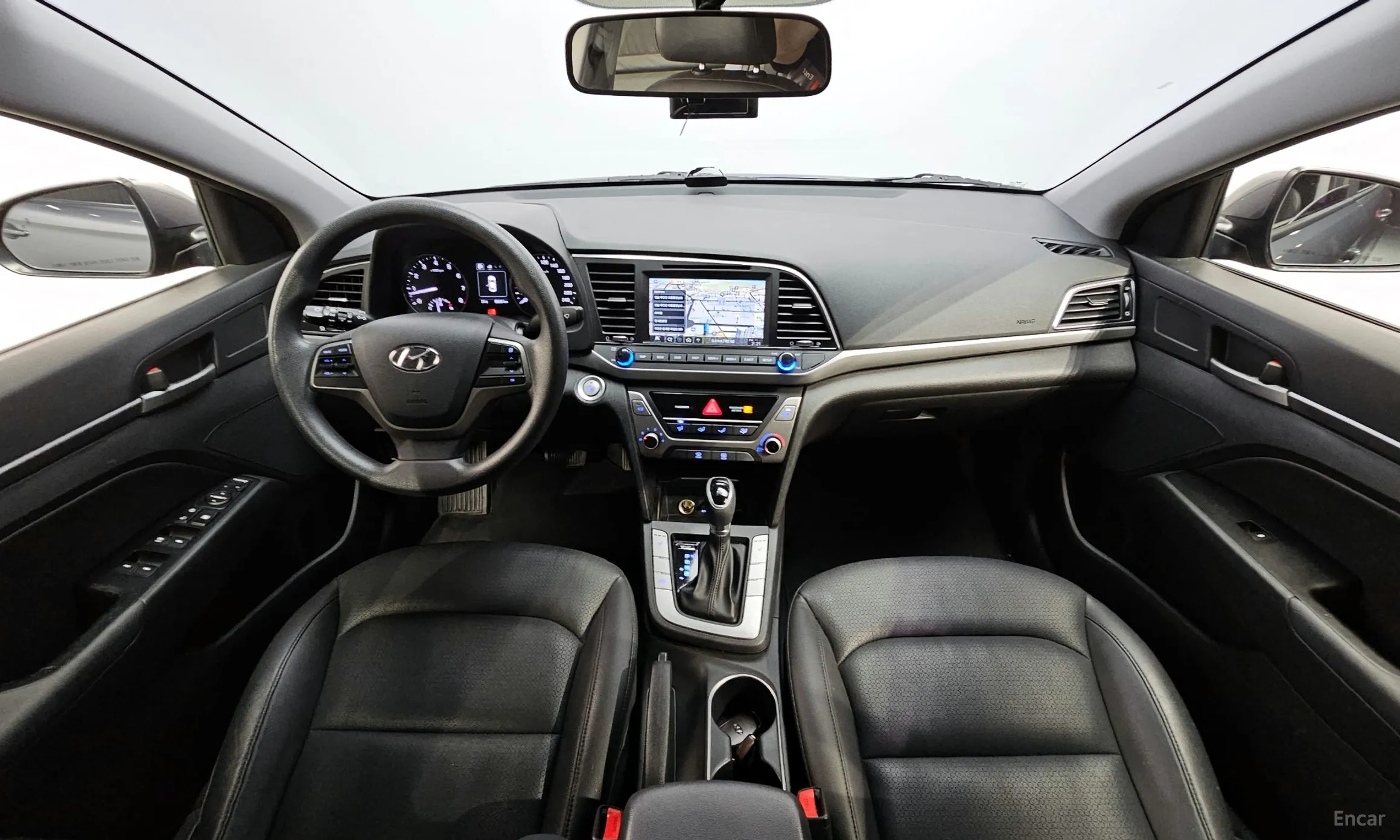 Hyundai Avante AD превью 4