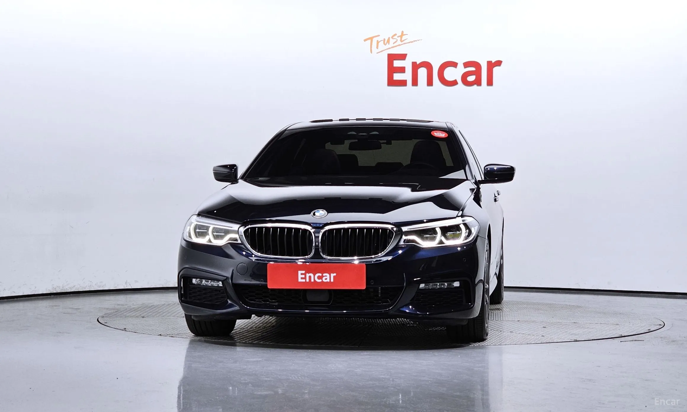 BMW 5 Series (G30) превью 2