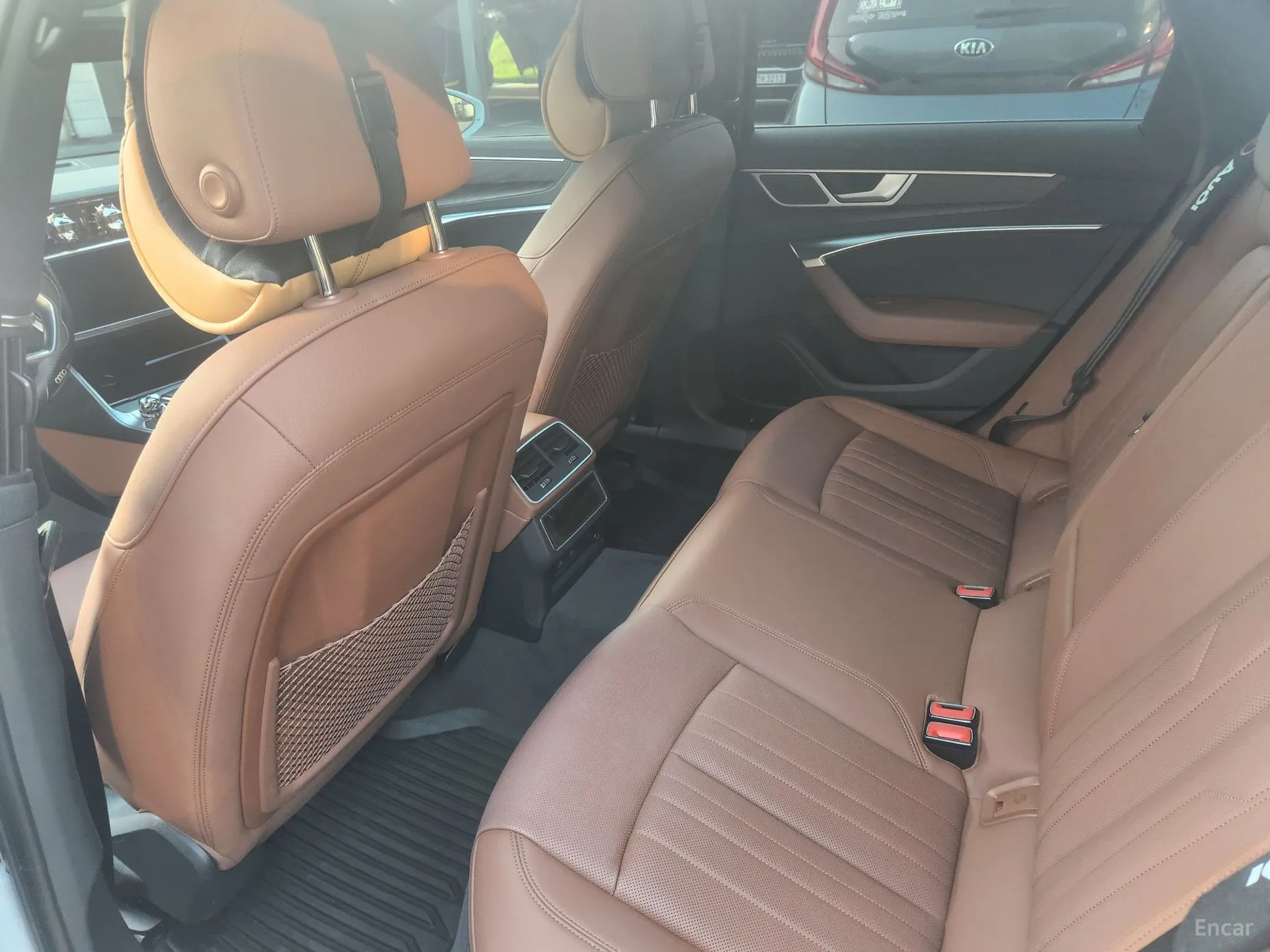 Audi A6 (C8) превью 4