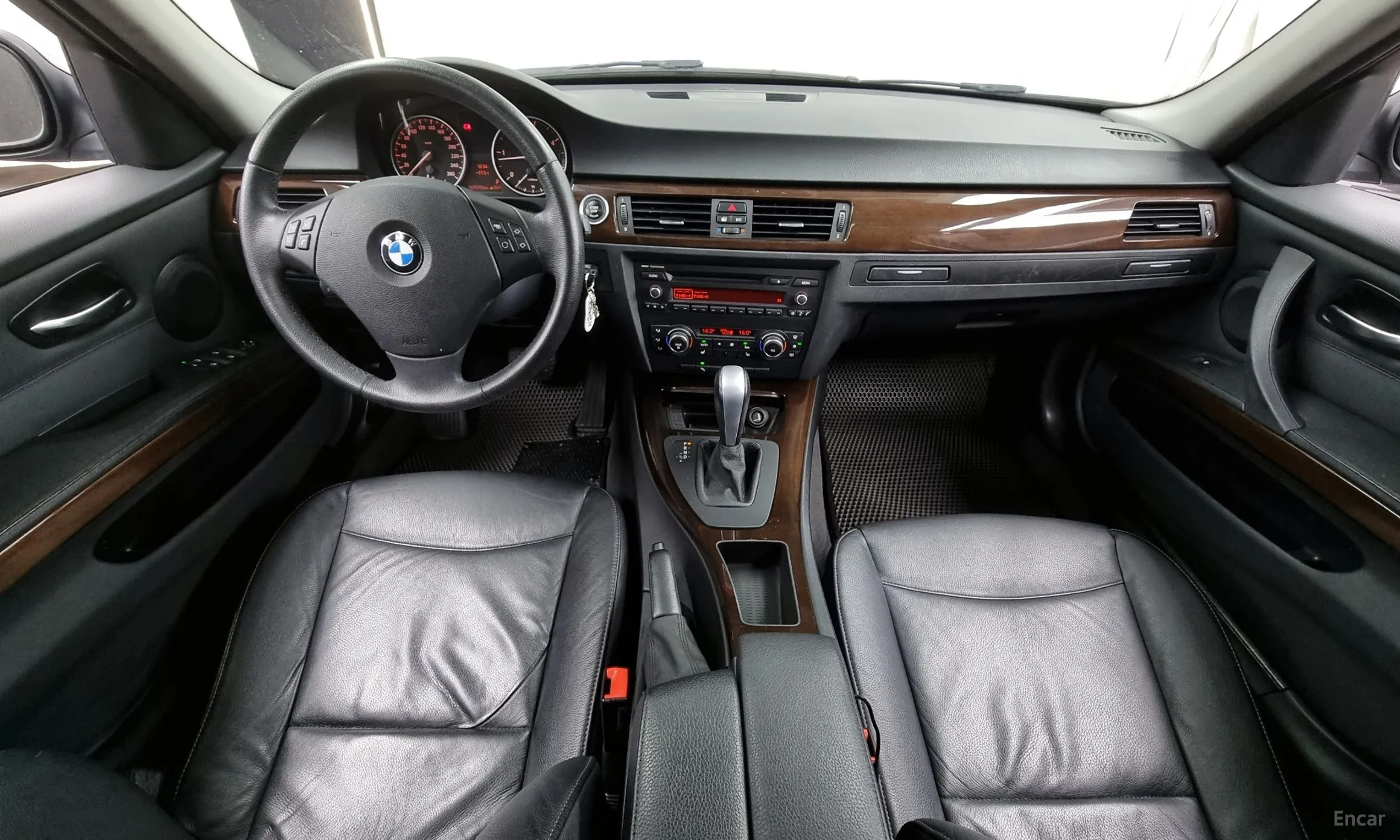 BMW 3 Series (E90) превью 4